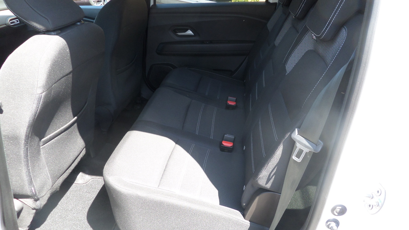 Dacia Jogger Expression 1.0 TCe 100 PS ECO-G  Multimediasystem Einparkhilfe hinten — photo 14