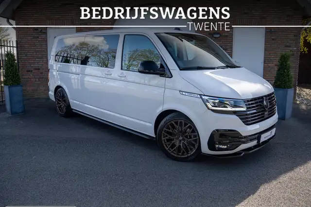 Volkswagen T6.1 Transporter 2.0 TDI 150PK DSG L2H1 DUB/CAB LED ACC TREKHAAK