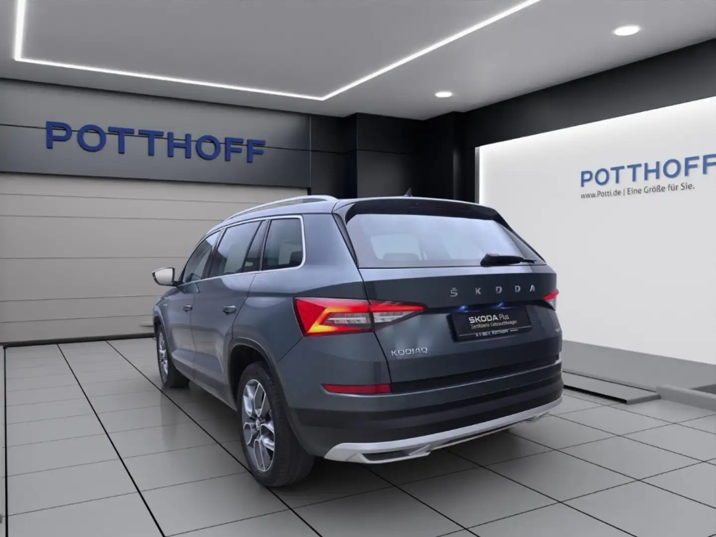 Skoda Kodiaq 2.0 TDI DSG 4x4 SCOUT STDHZG AHK KAMERA PDC 7Sitze Grau - 2