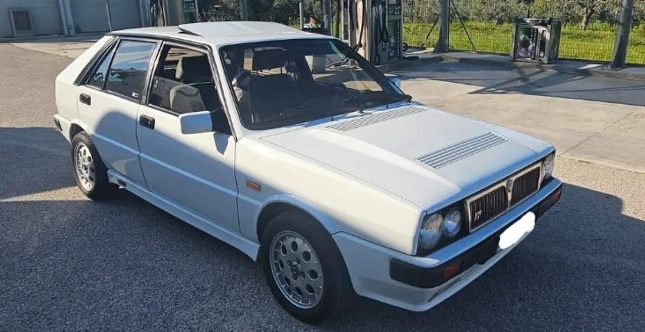 Lancia Delta 1.6 Turbo HF FL cat., foto 3
