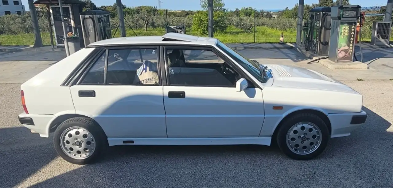 Lancia Delta 1.6 Turbo HF FL cat., foto 4
