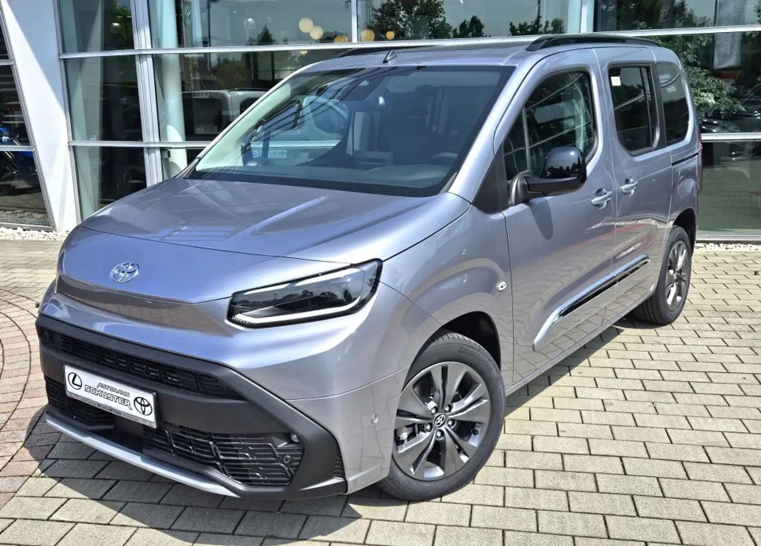 Toyota Proace City Verso 1.5 D-4D L1 Aut Lounge Argintiu - 1