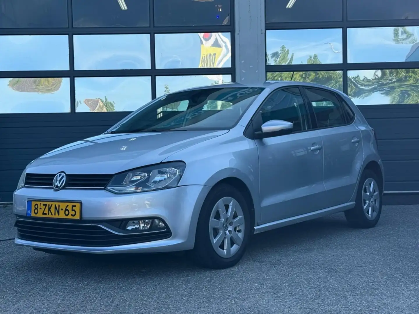 Volkswagen Polo 1.2 TSI Comfortline Grijs - 1