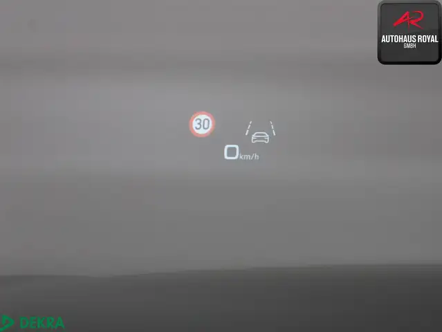 Audi A6 view 14
