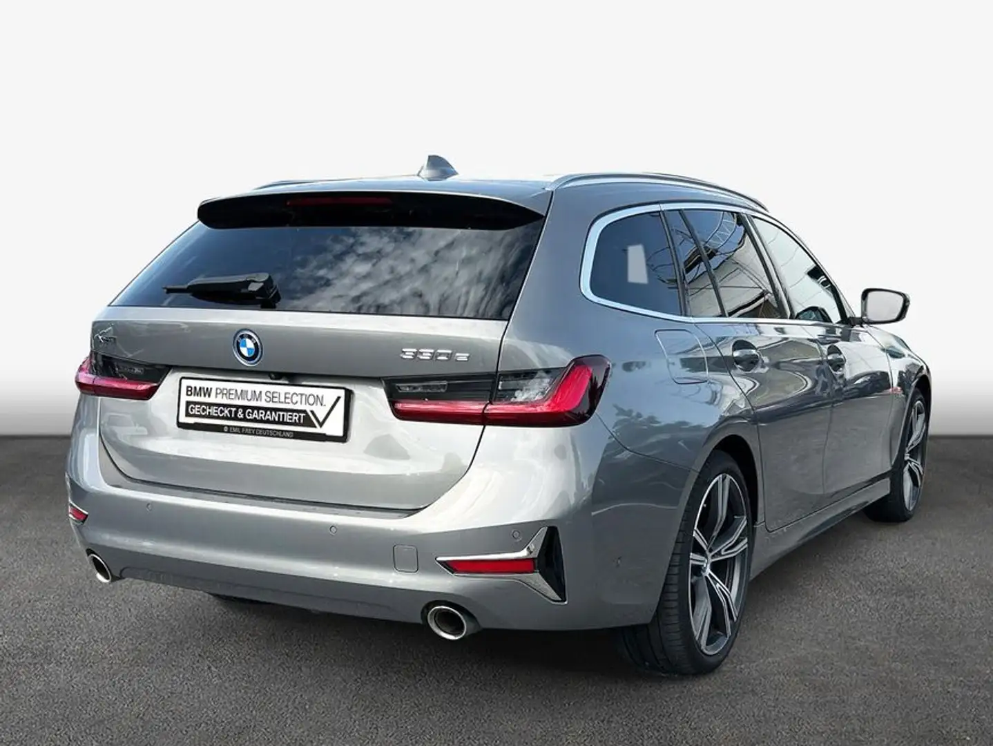 BMW 330 e Touring xDrive Aut. Luxury Line *HuD*Panorama Grijs - 2