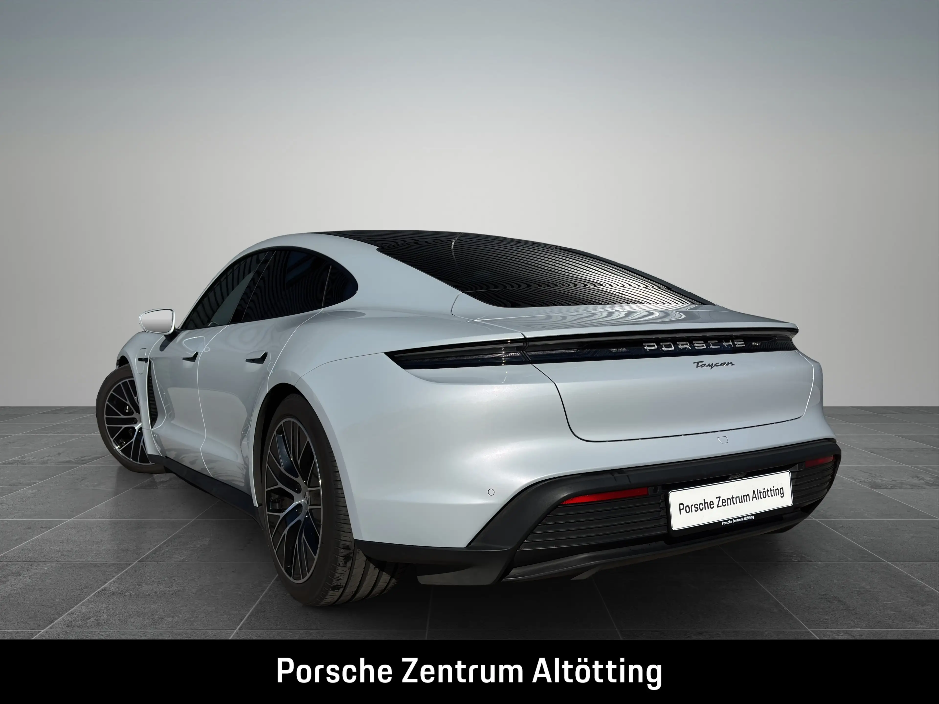 Porsche Taycan | Abstandsregeltempostat | Panoramadach | — photo 4