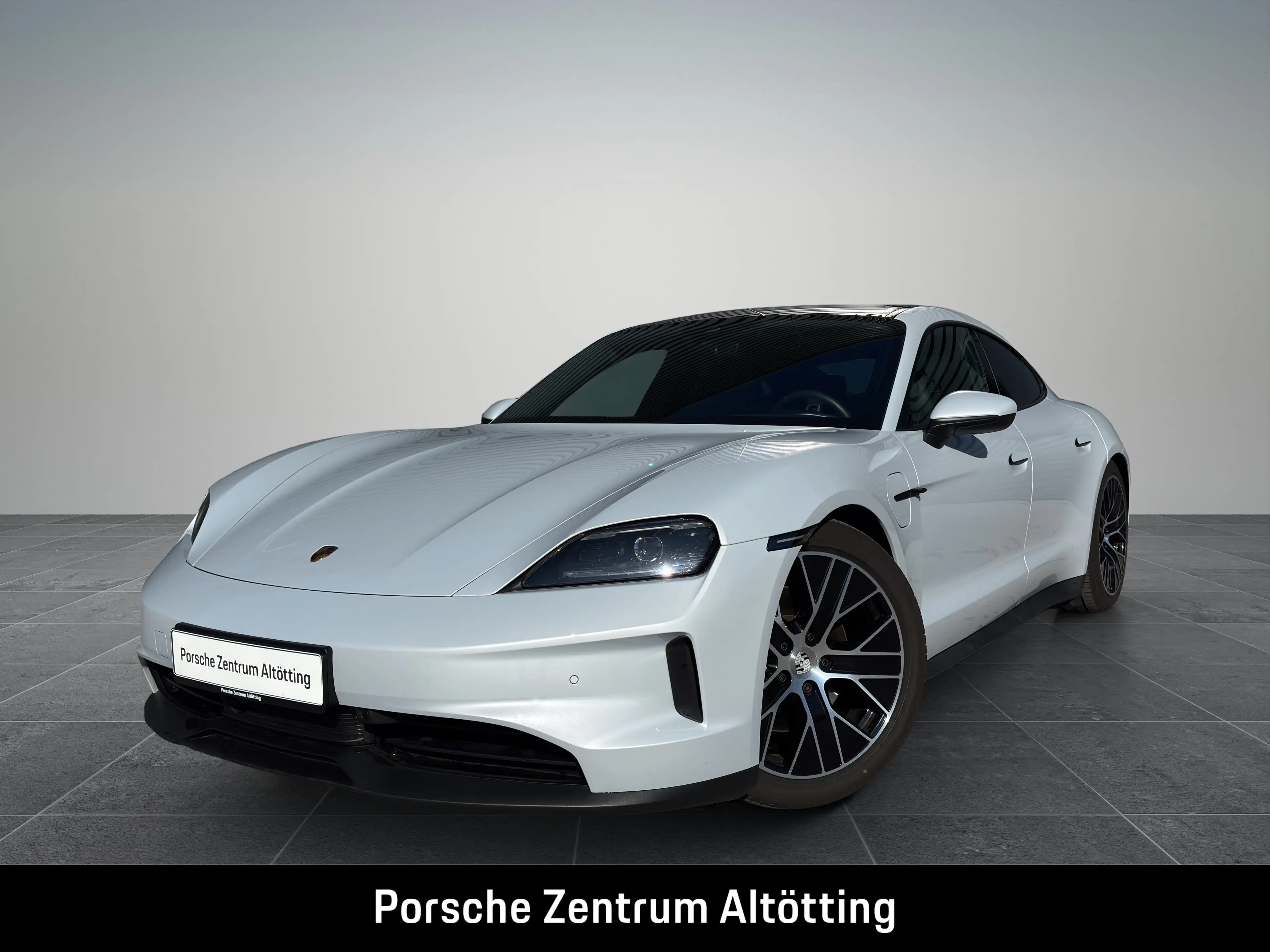 Porsche Taycan | Abstandsregeltempostat | Panoramadach | — photo 2