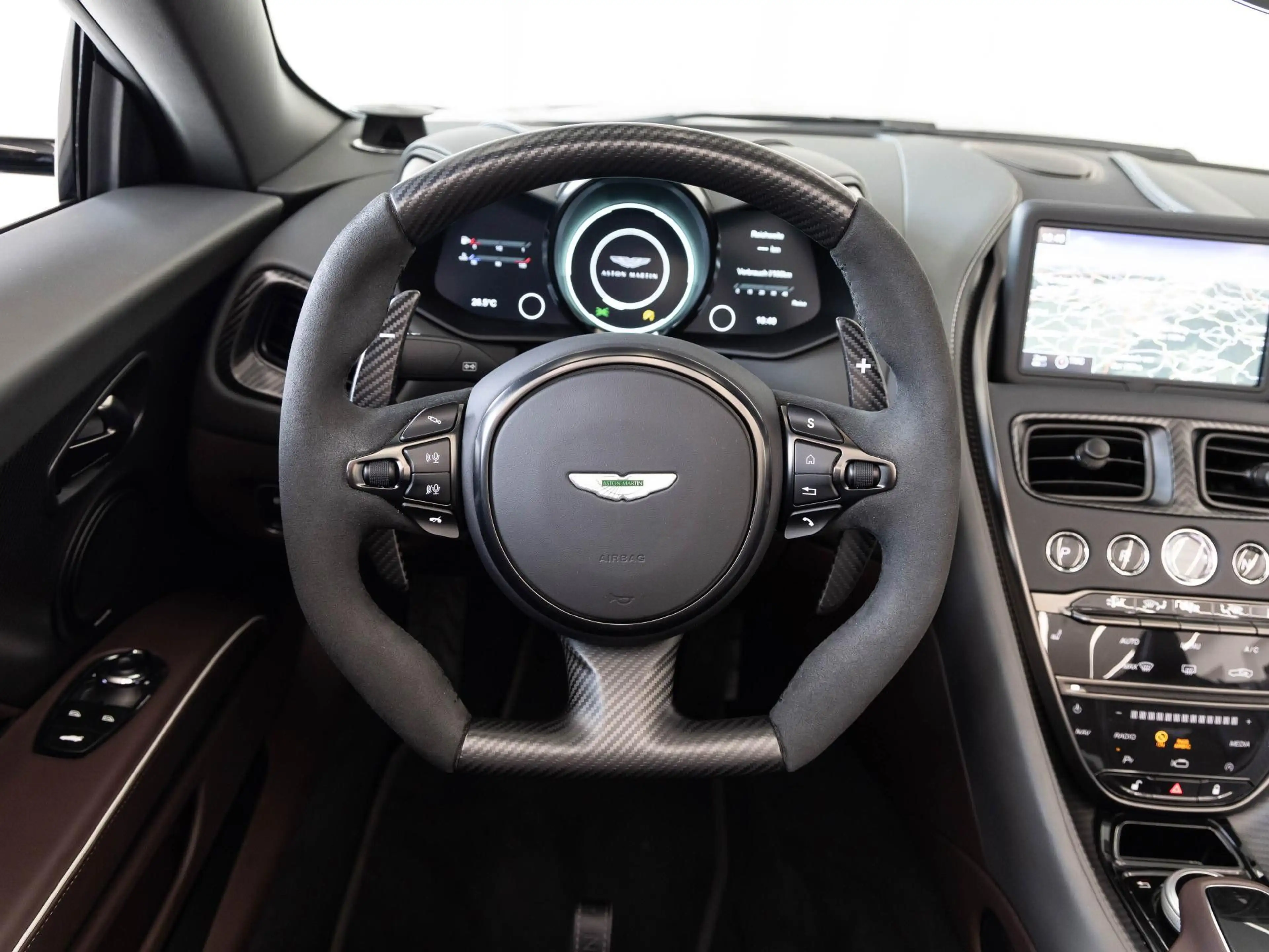 Aston Martin DBS 770 Ultimate Volante von BENTLEY FRANKFURT — photo 12