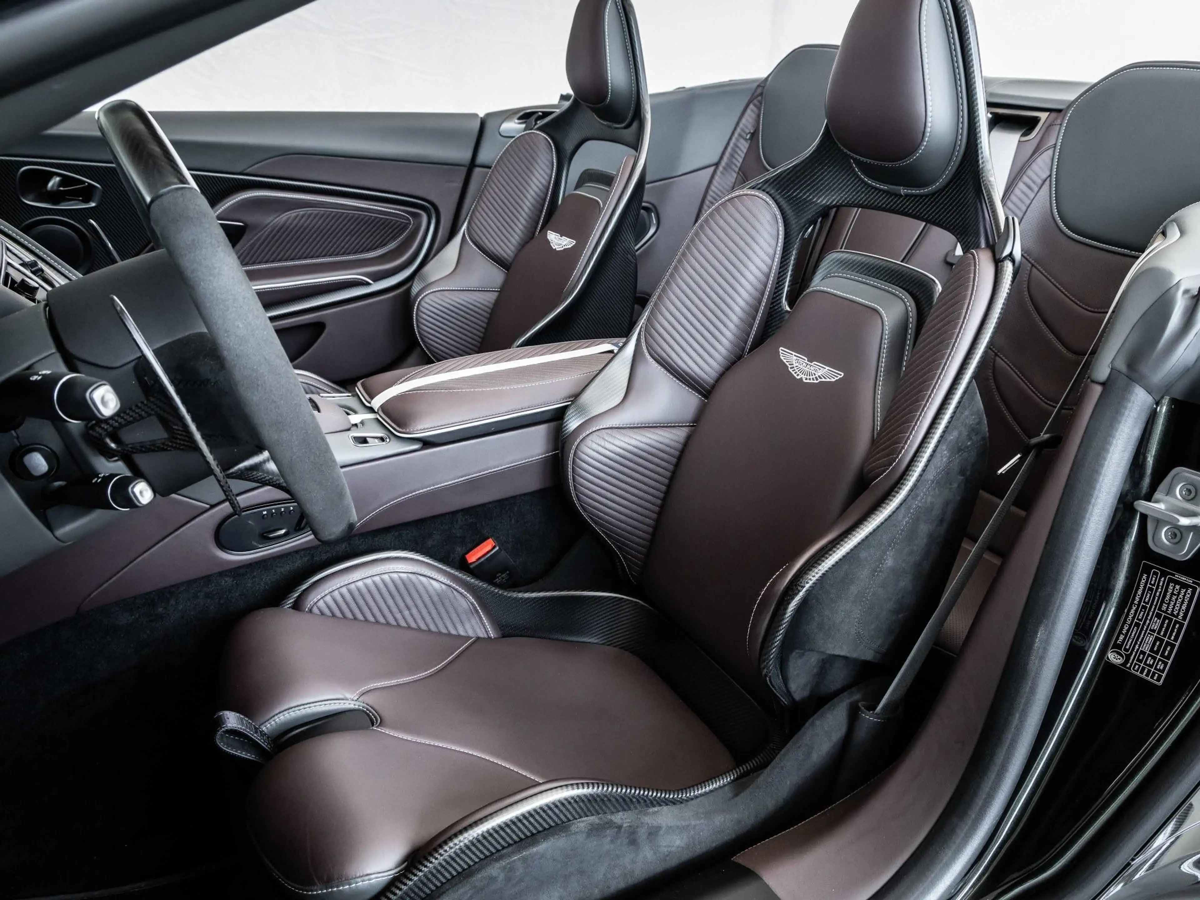 Aston Martin DBS 770 Ultimate Volante von BENTLEY FRANKFURT — photo 11