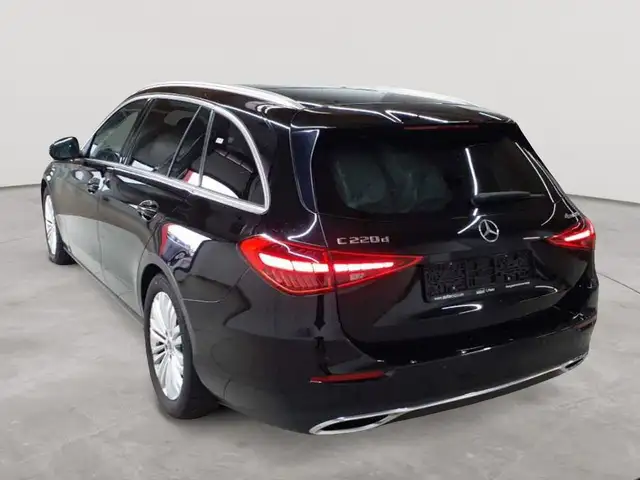 Mercedes-Benz C-Class view 5