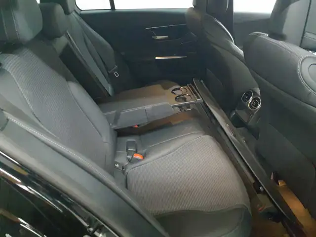 Mercedes-Benz C-Class view 14