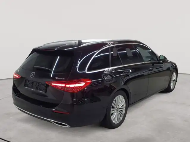 Mercedes-Benz C-Class view 4