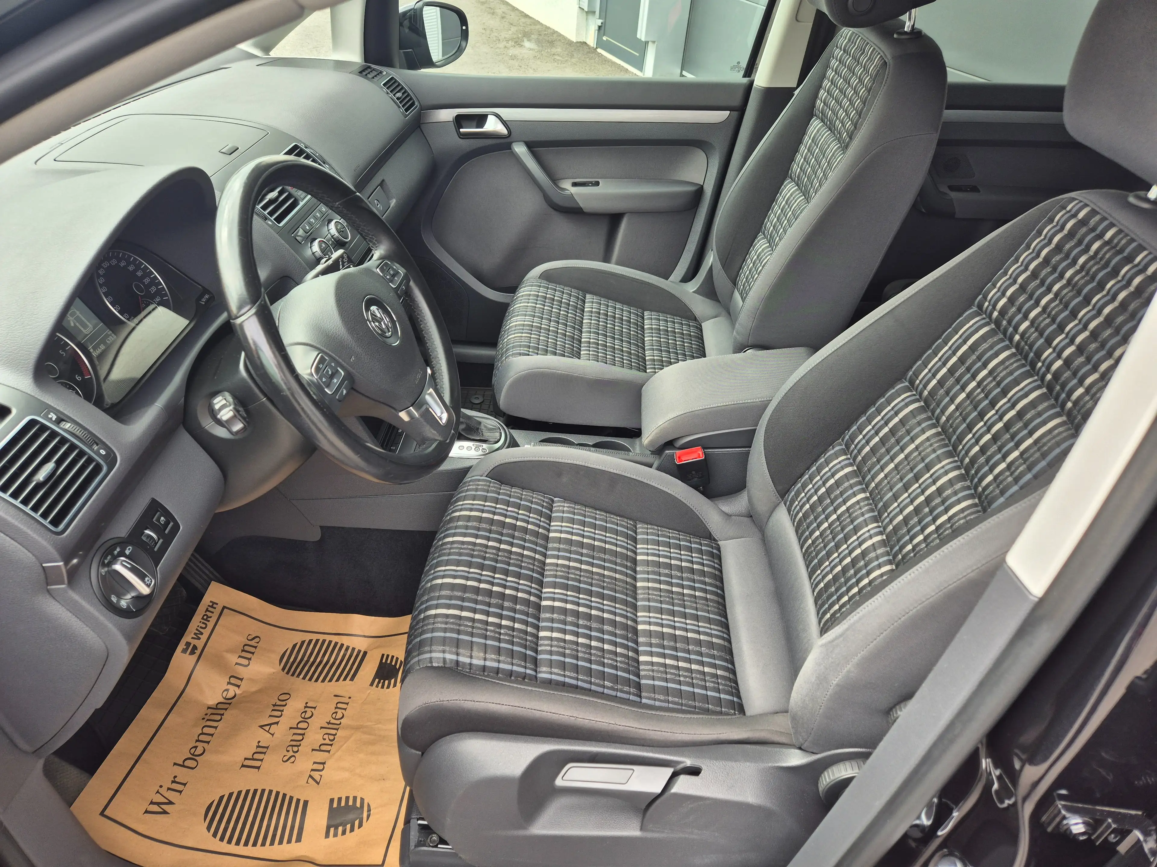 Volkswagen Cross Touran Xenon,SHZ,PDC,AHK,17Zoll, usw... — photo 8