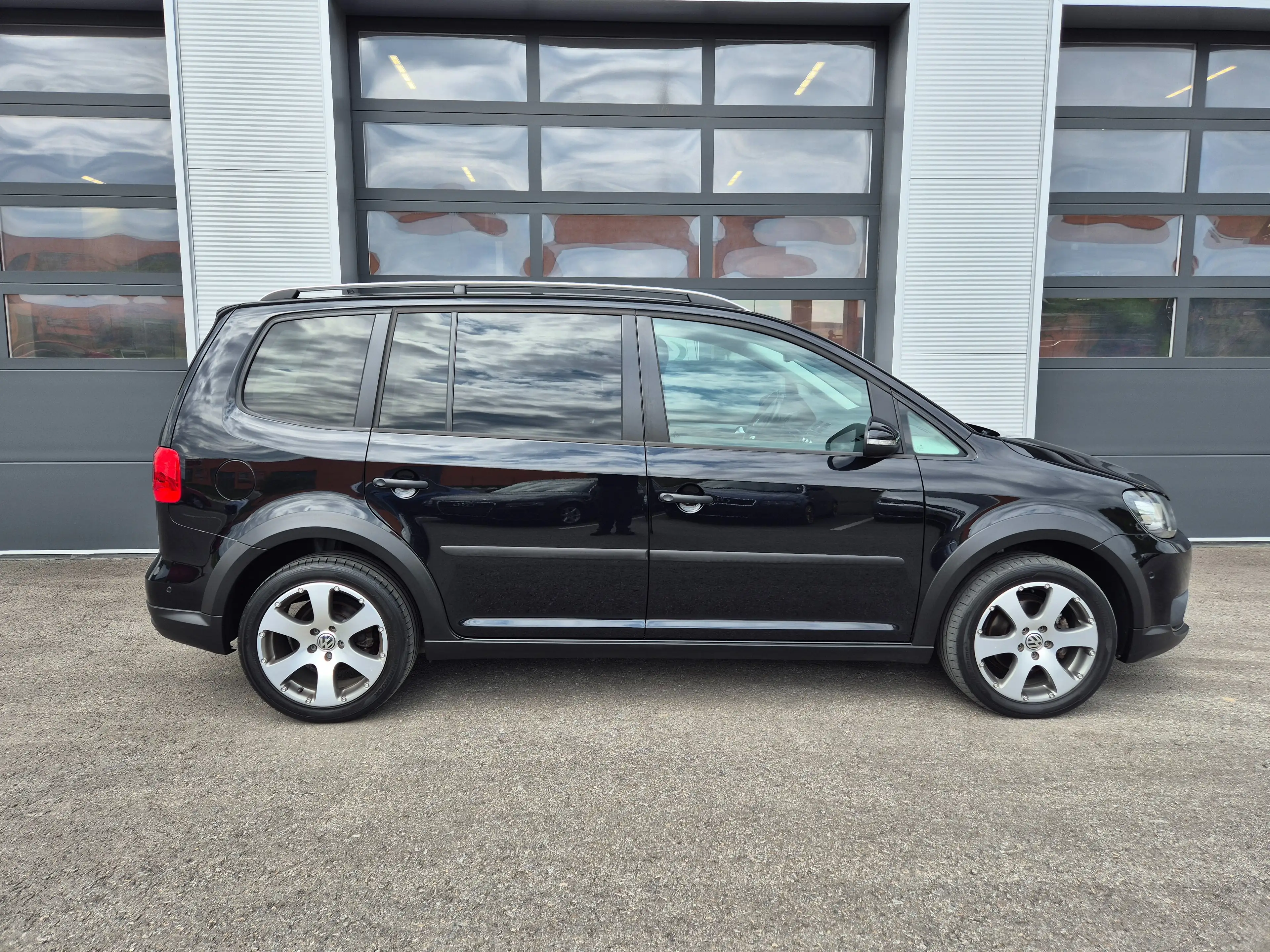 Volkswagen Cross Touran Xenon,SHZ,PDC,AHK,17Zoll, usw... — photo 6