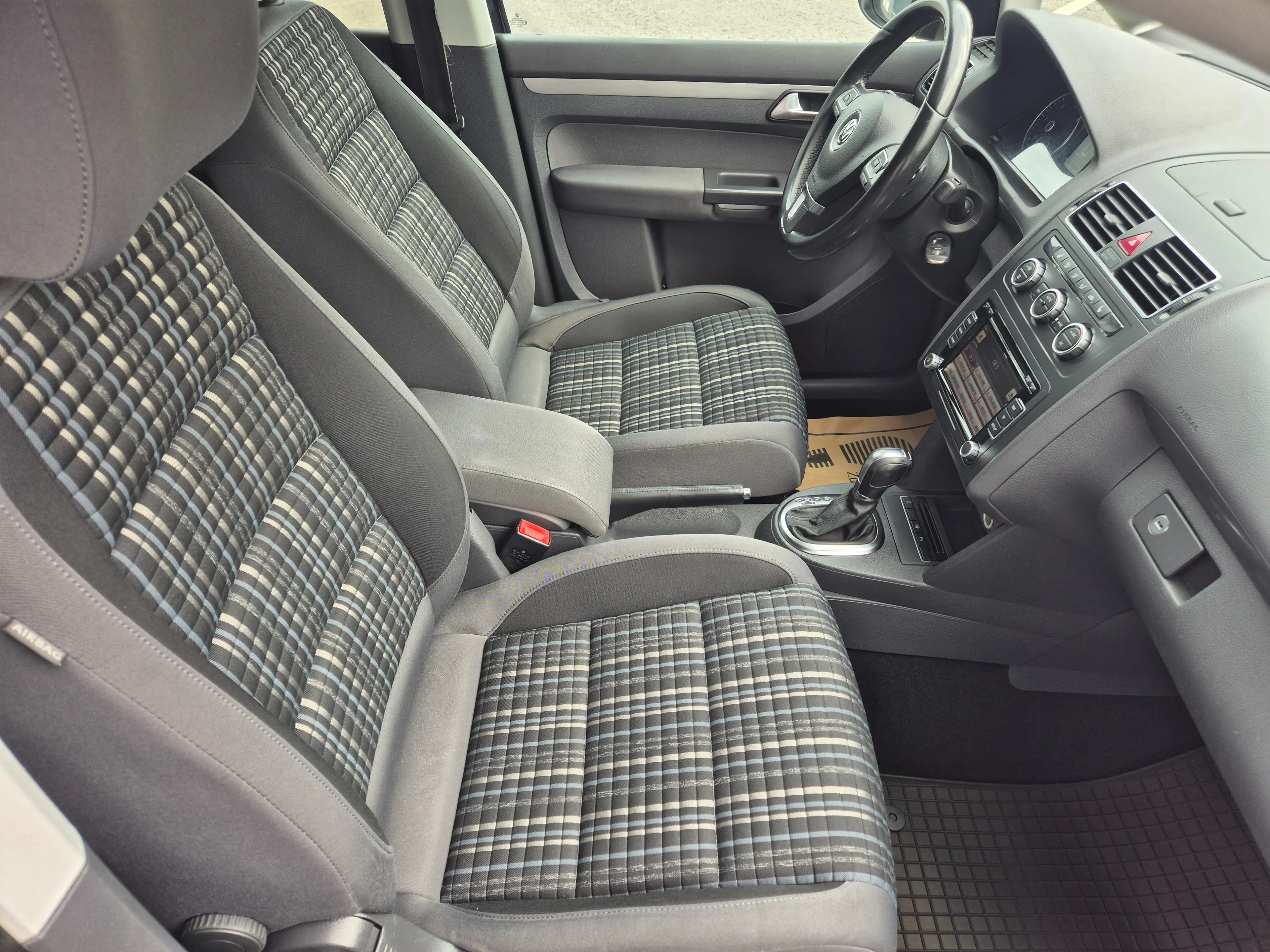 Volkswagen Cross Touran Xenon,SHZ,PDC,AHK,17Zoll, usw... — photo 11