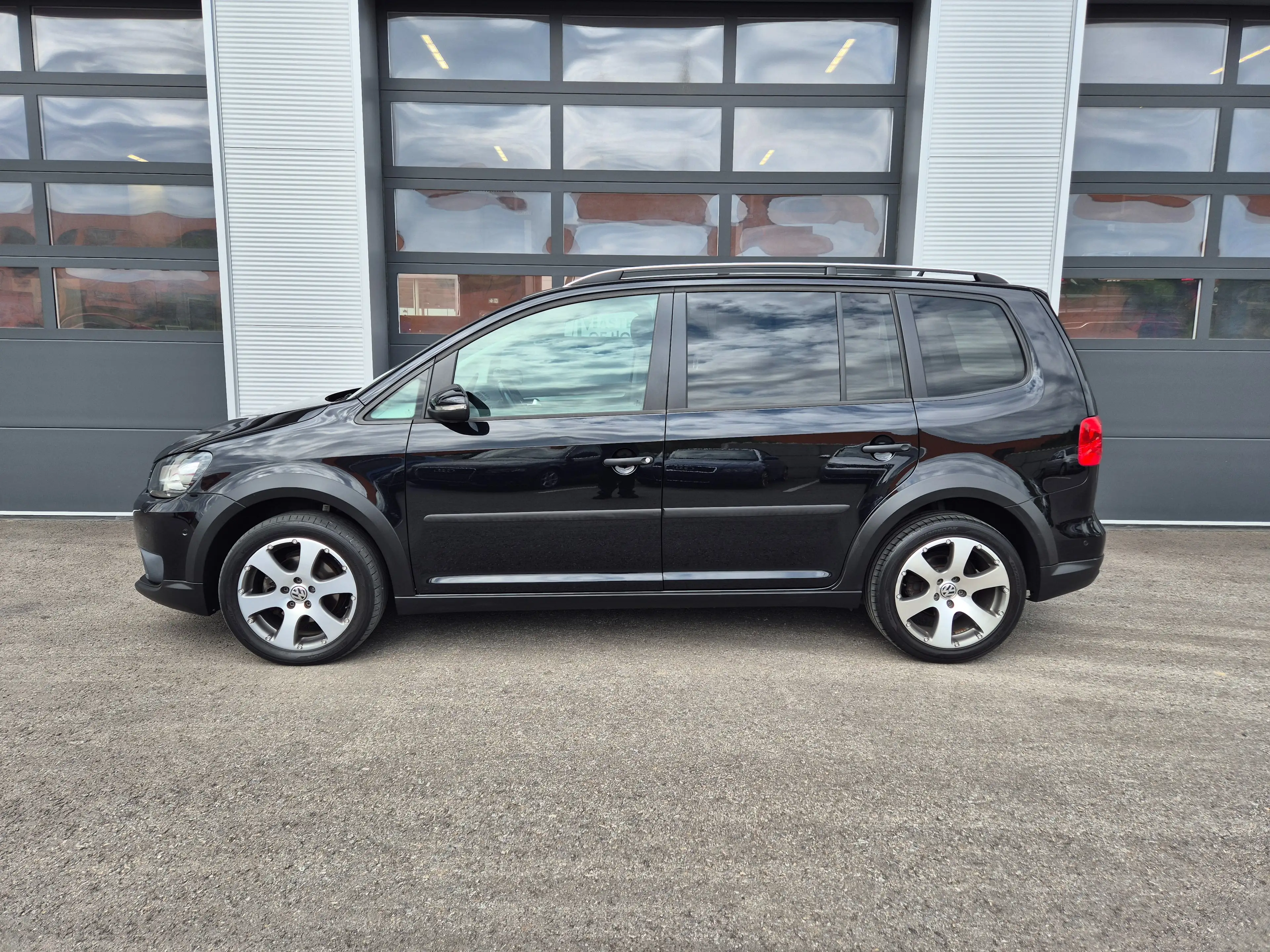 Volkswagen Cross Touran Xenon,SHZ,PDC,AHK,17Zoll, usw... — photo 7