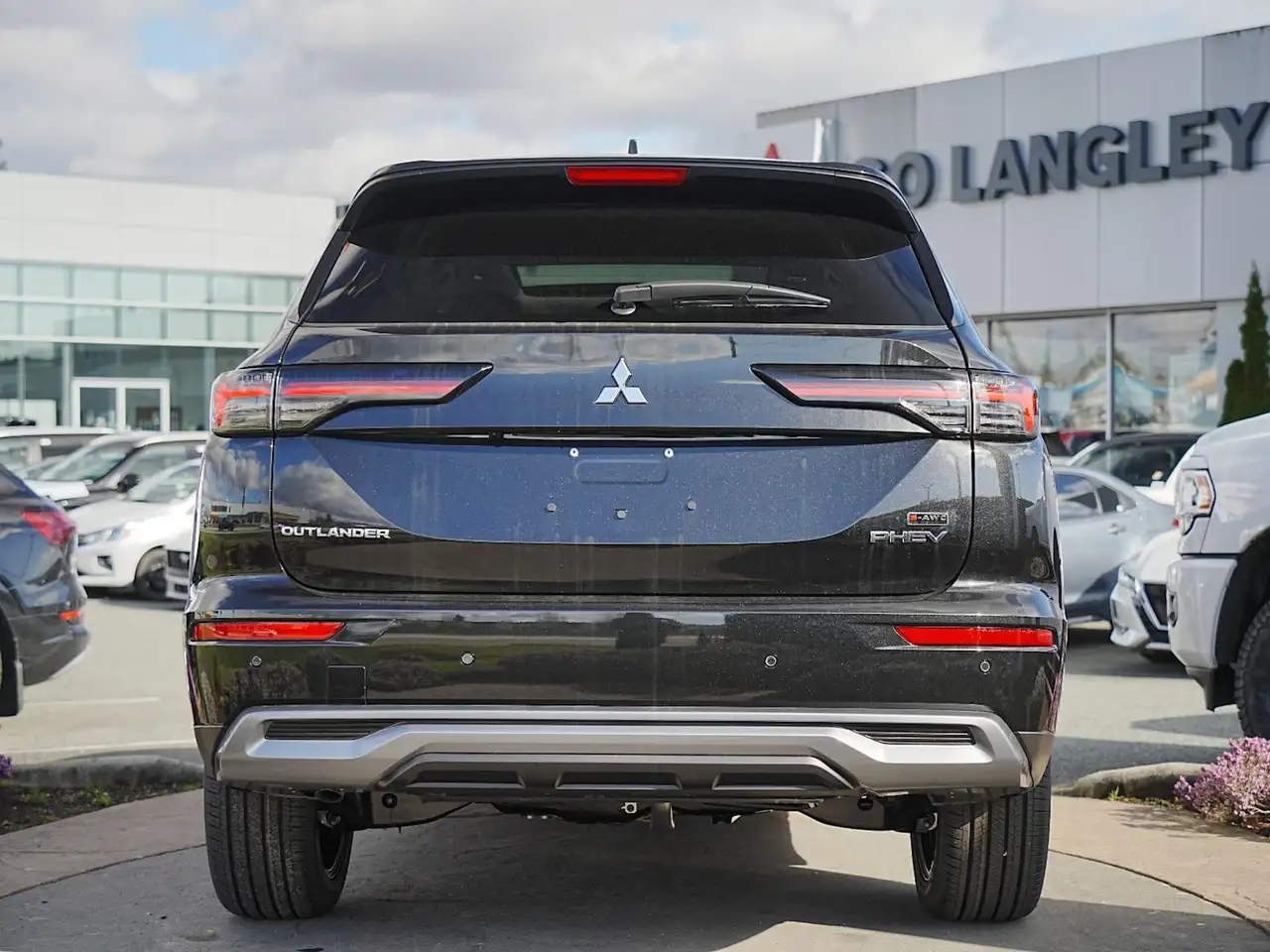 Mitsubishi Outlander photo Mitsubishi Outlander
