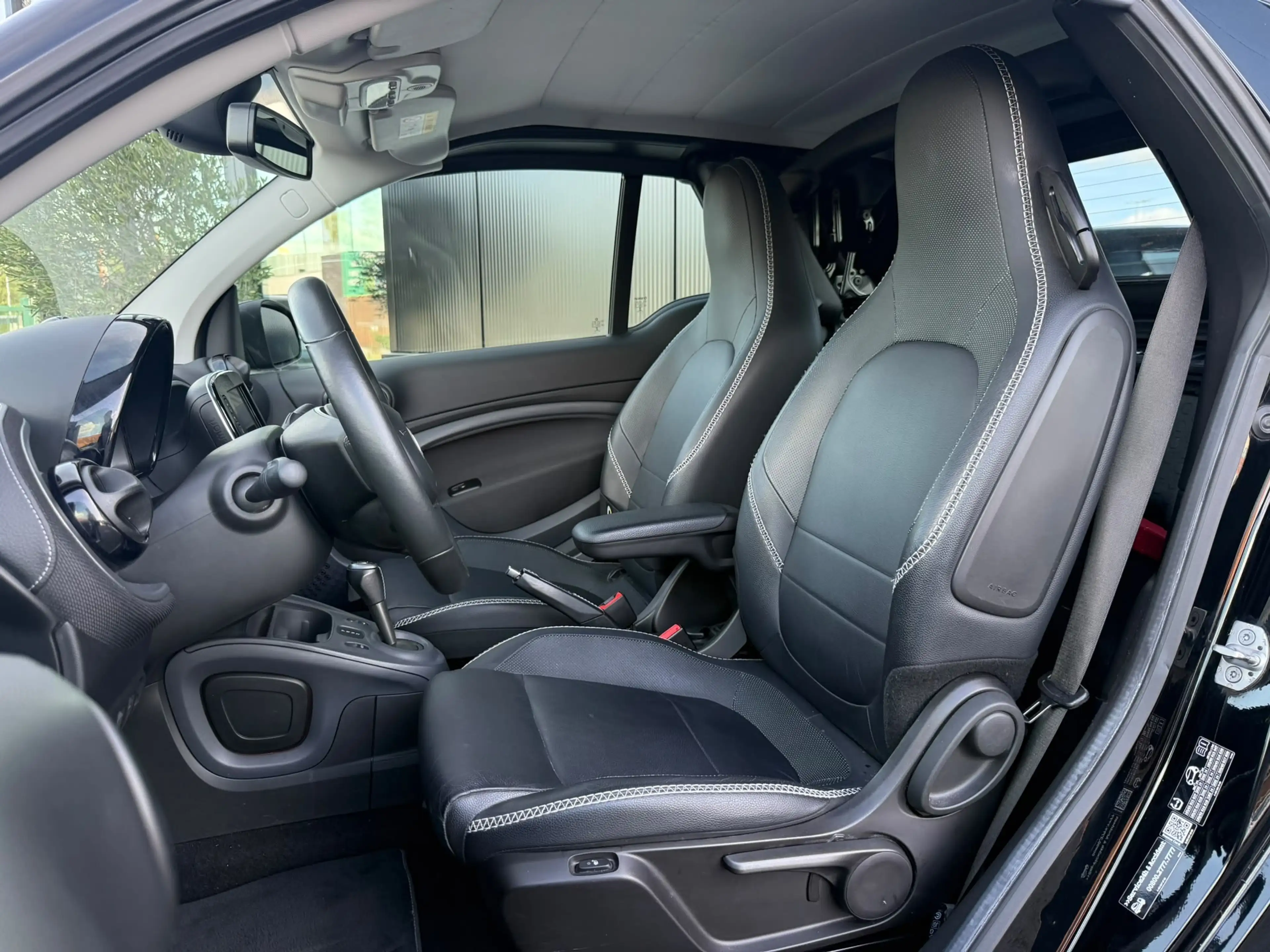 smart forTwo Cabrio Brabus EQ 17.6 kWh Electric — photo 9