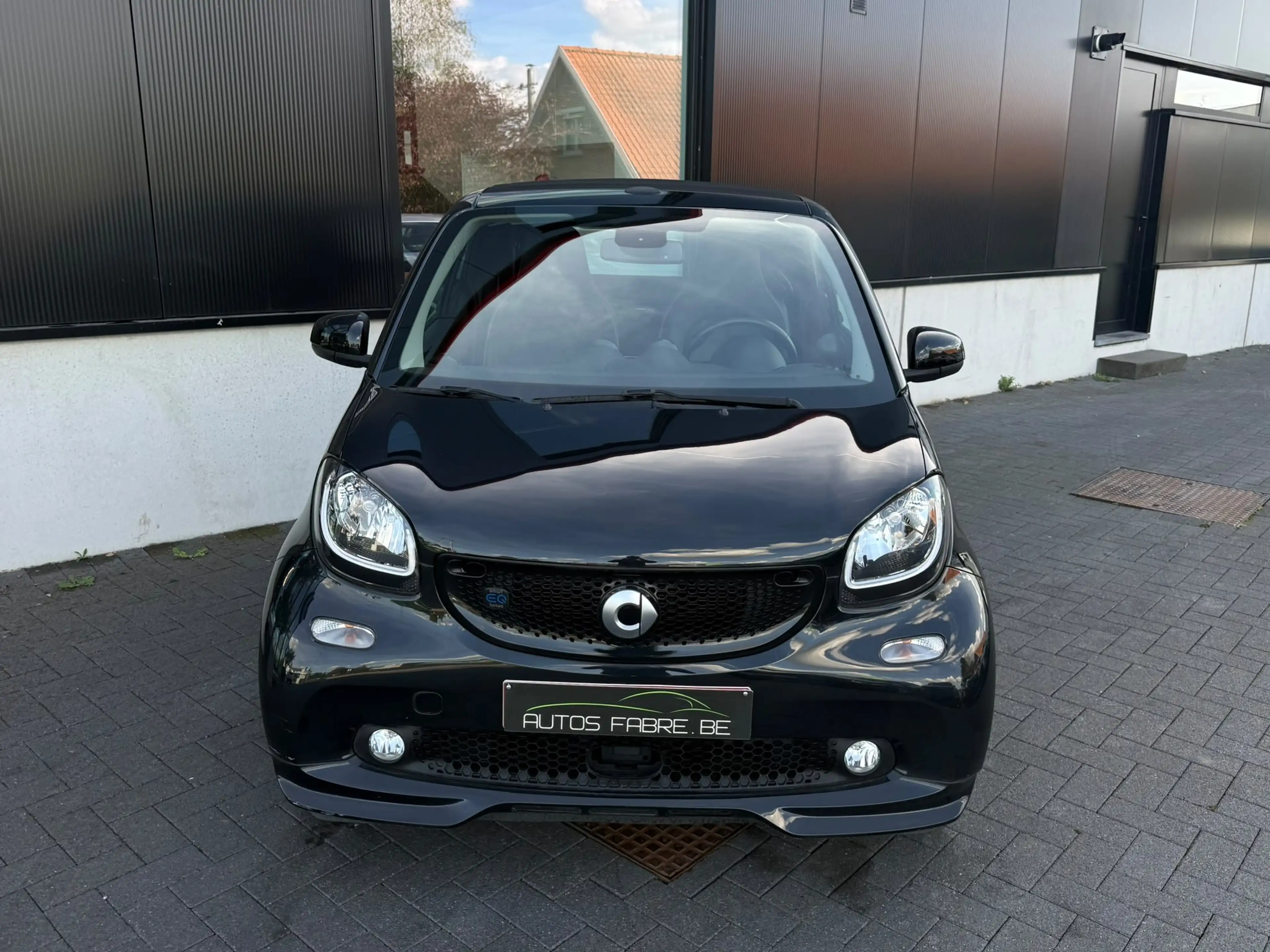 smart forTwo Cabrio Brabus EQ 17.6 kWh Electric — photo 2