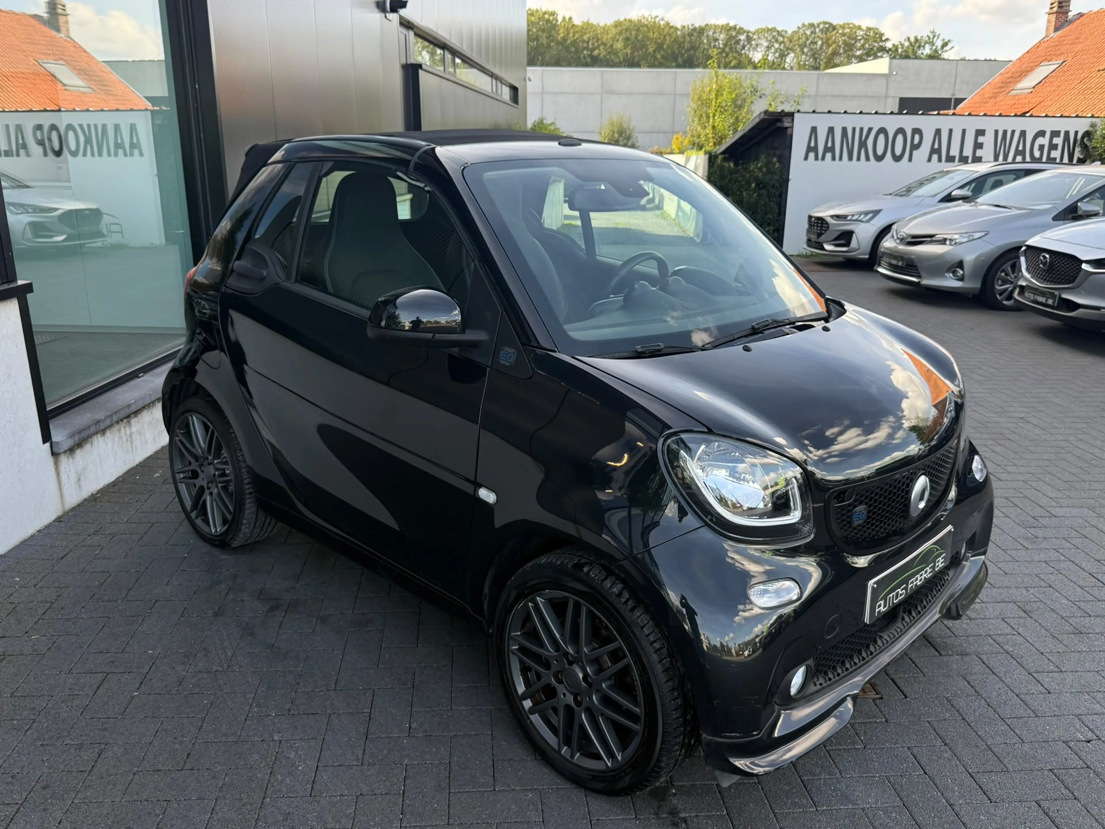 smart forTwo Cabrio Brabus EQ 17.6 kWh Electric — photo 3