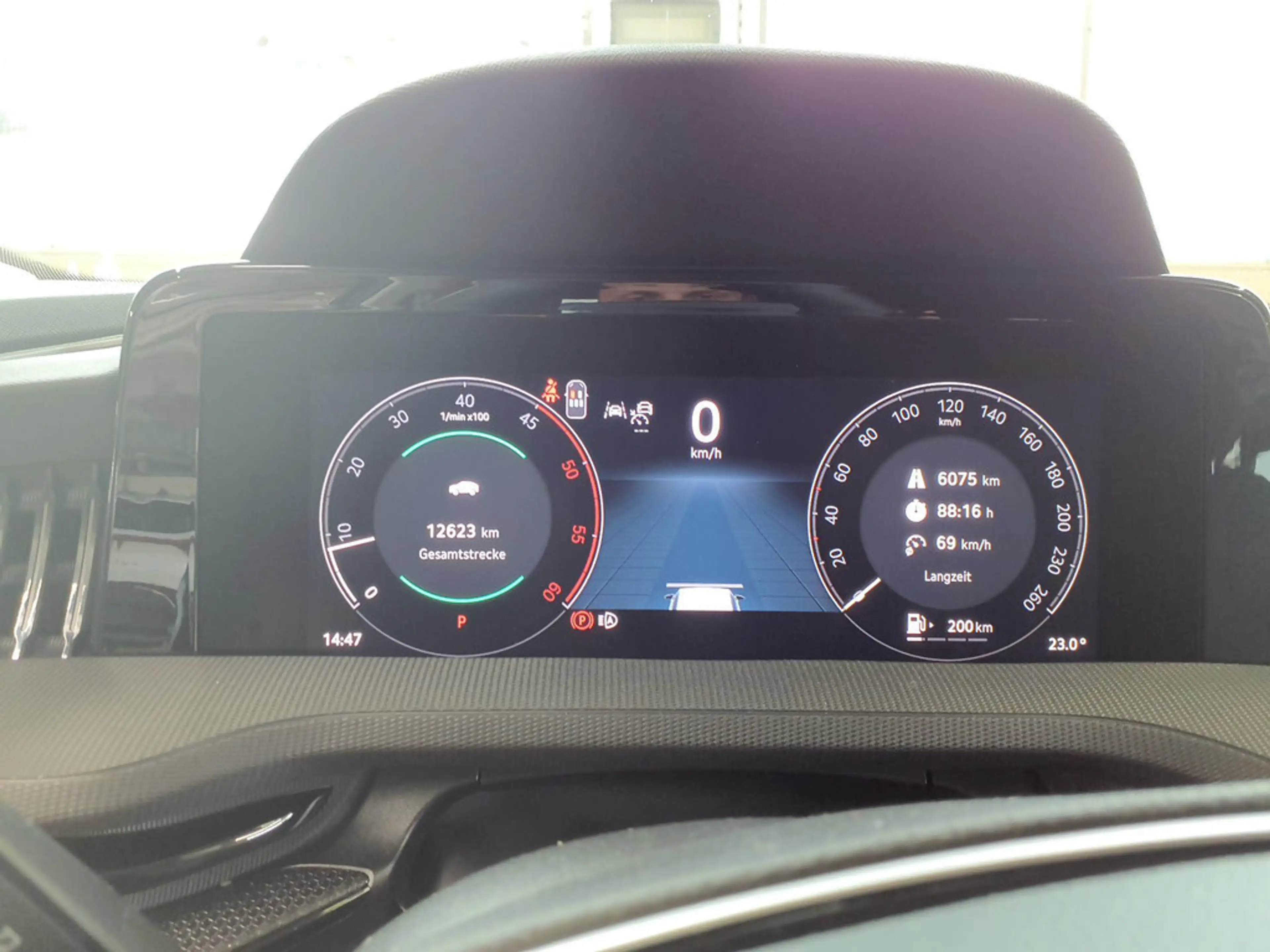 Skoda Superb 2.0 TDI Essence SHZ ACC LED NAVI AHK — photo 12