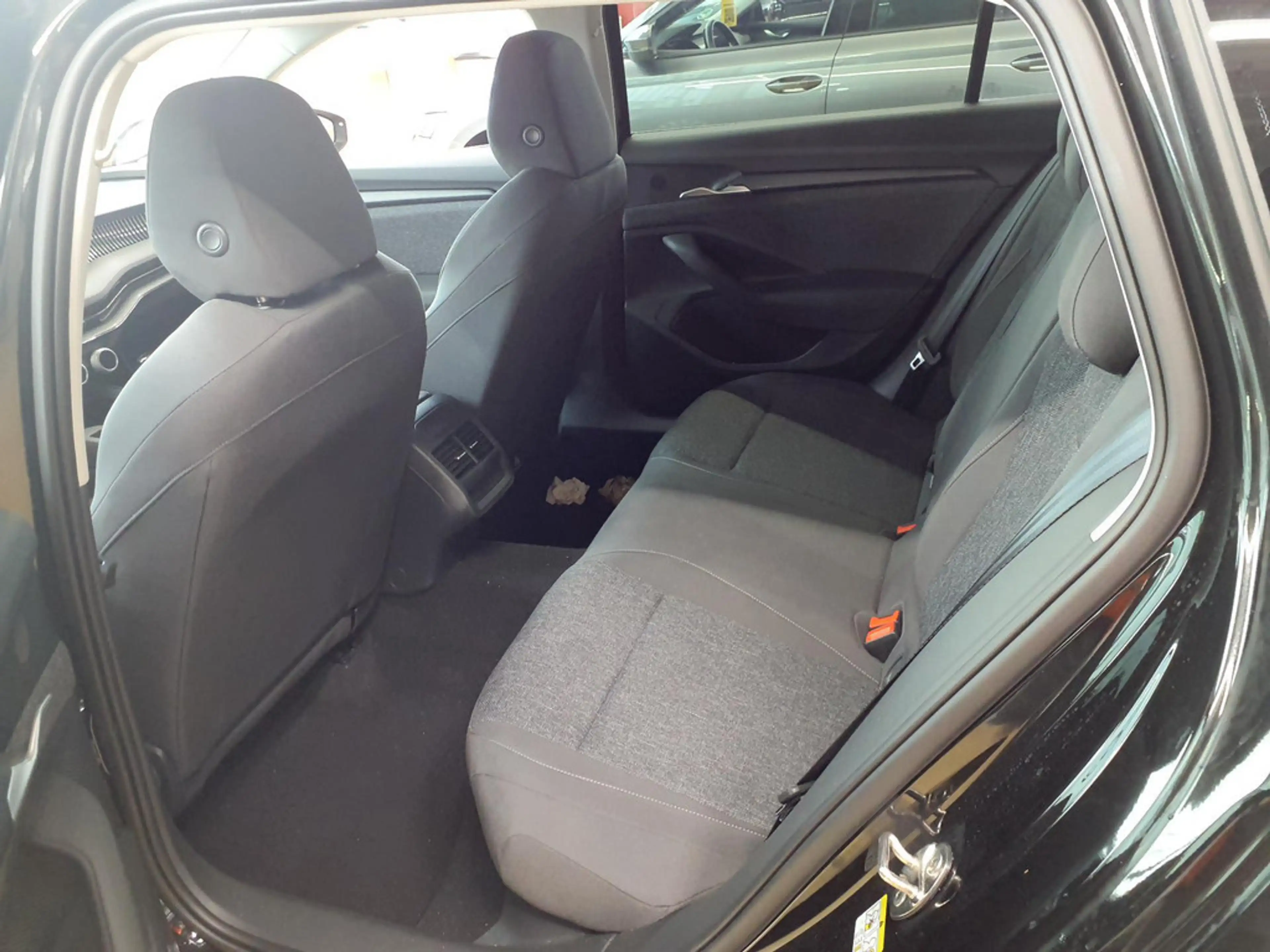 Skoda Superb 2.0 TDI Essence SHZ ACC LED NAVI AHK — photo 5
