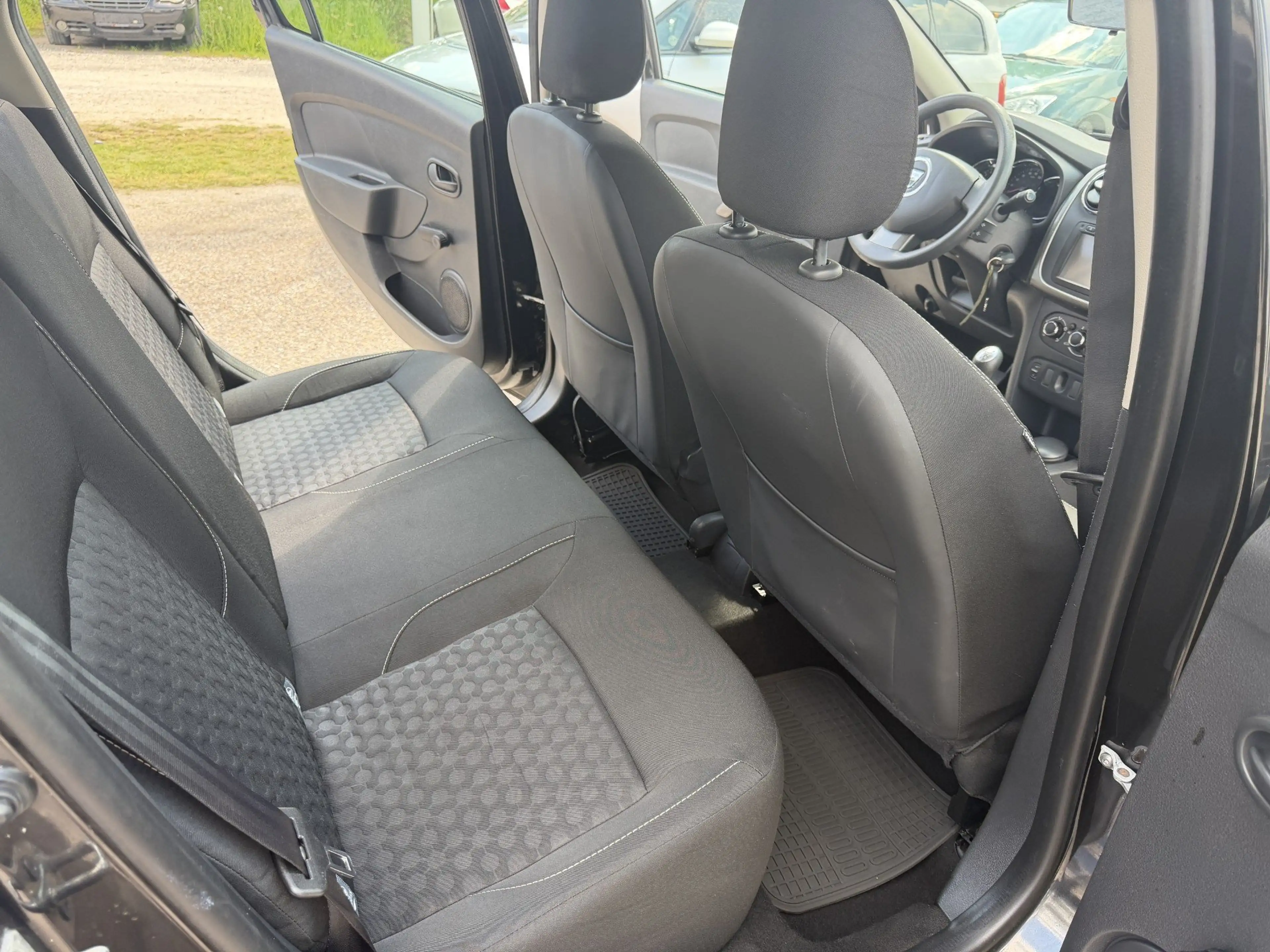 Dacia Logan MCV Supreme dCi *Klima*Navi*guter Zustand* — photo 15