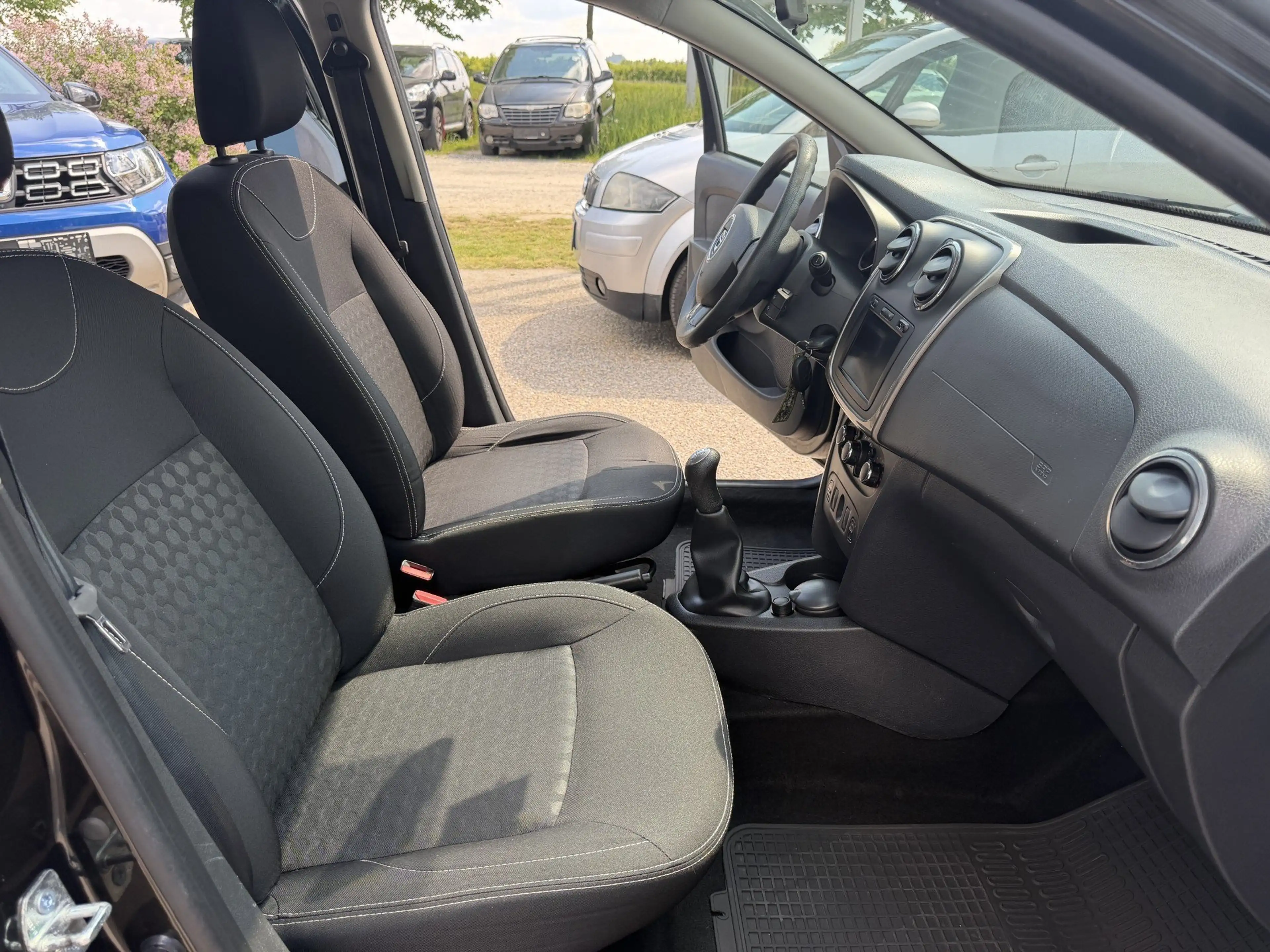 Dacia Logan MCV Supreme dCi *Klima*Navi*guter Zustand* — photo 13