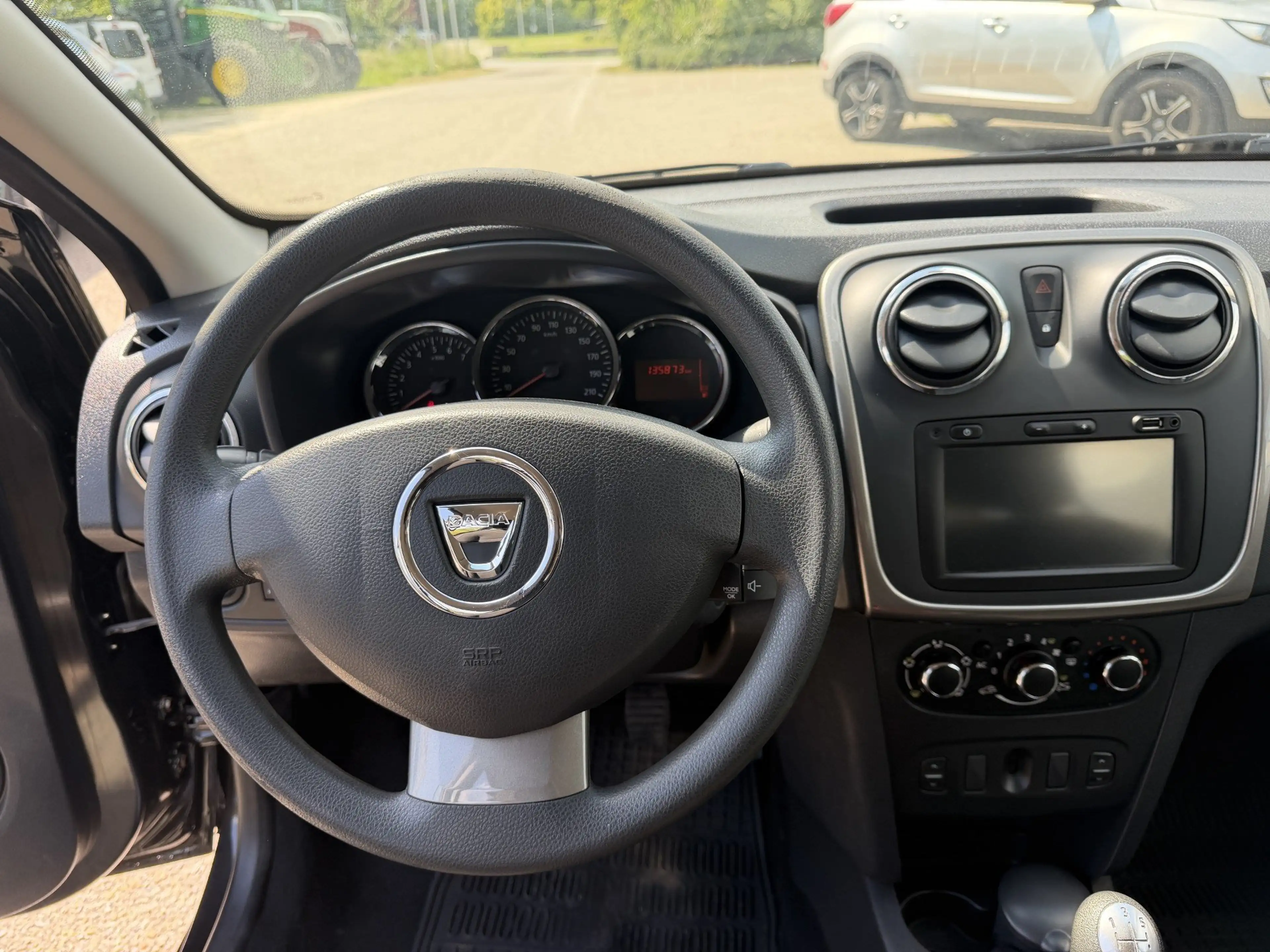 Dacia Logan MCV Supreme dCi *Klima*Navi*guter Zustand* — photo 7