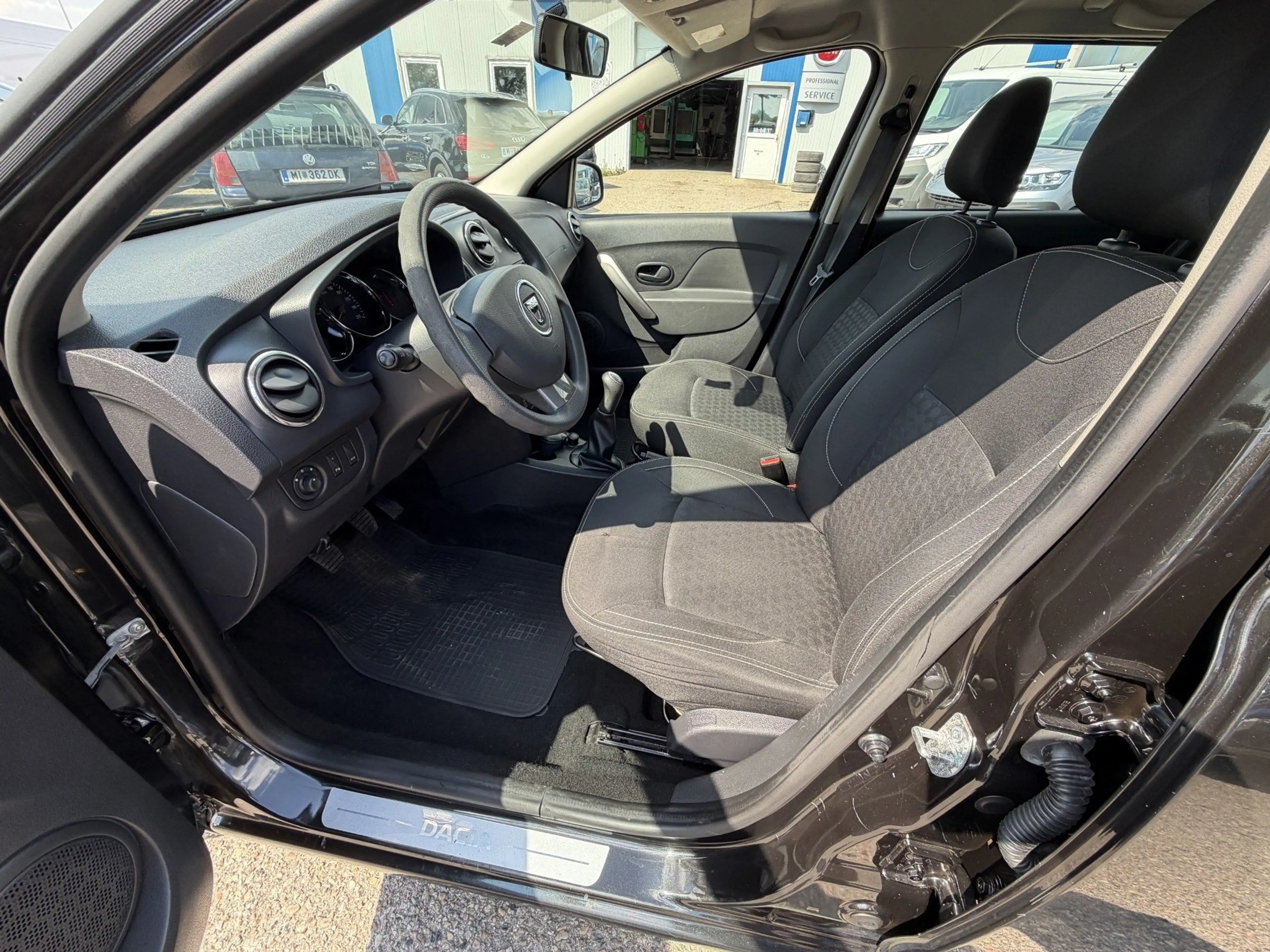 Dacia Logan MCV Supreme dCi *Klima*Navi*guter Zustand* — photo 9