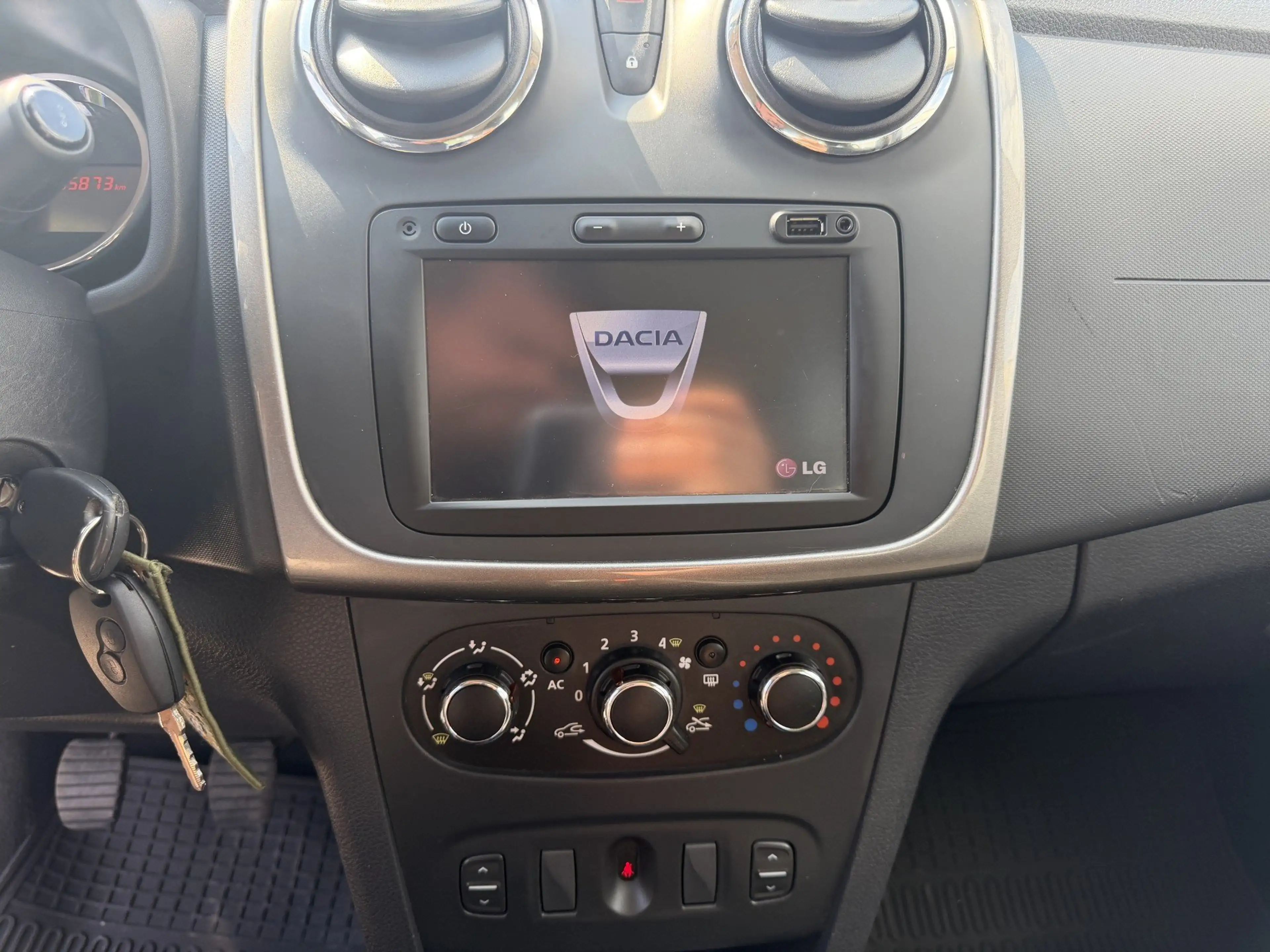 Dacia Logan MCV Supreme dCi *Klima*Navi*guter Zustand* — photo 10