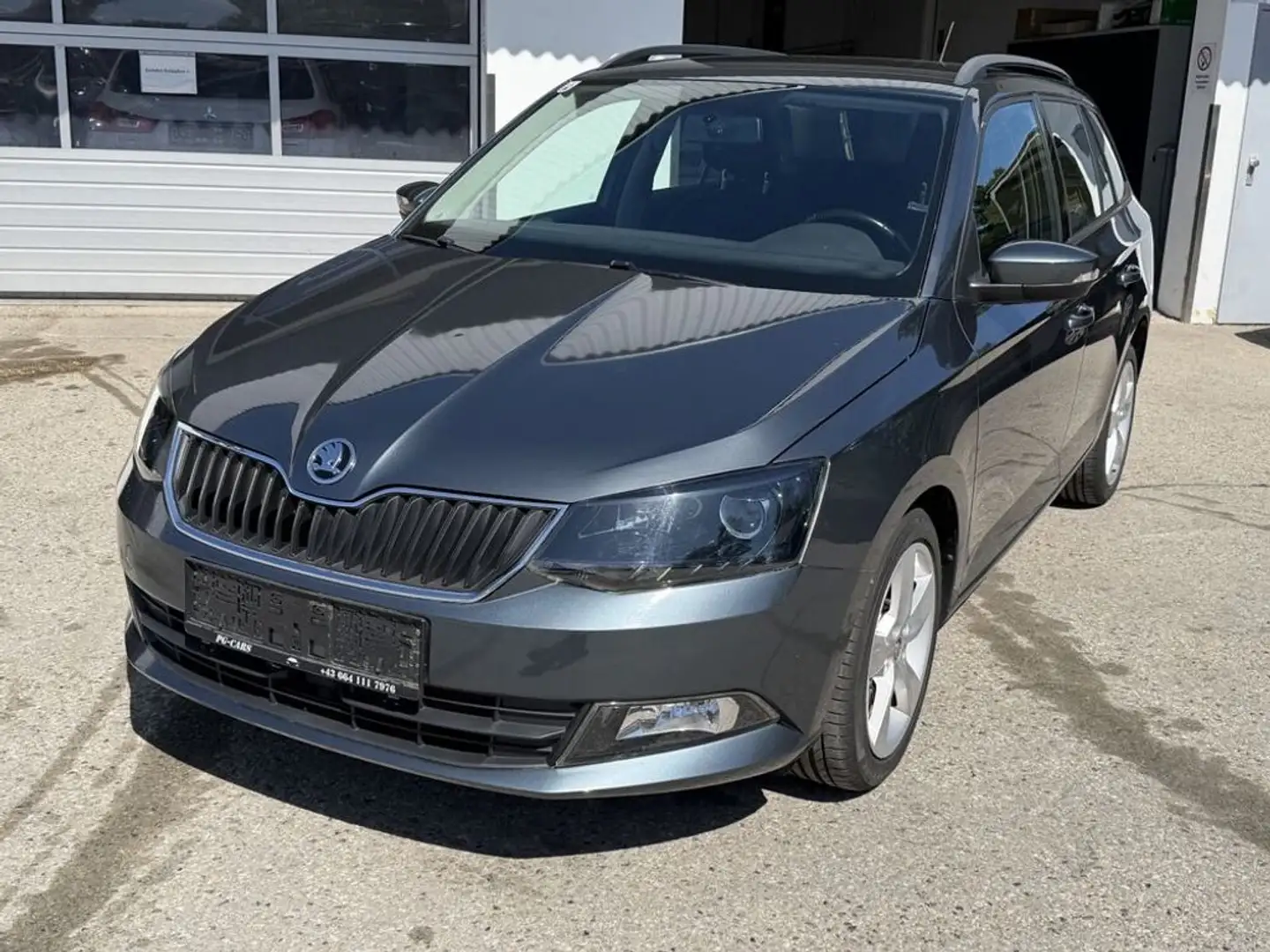 Skoda Fabia Combi Ambition 1.0 TSI DSG Grau - 1