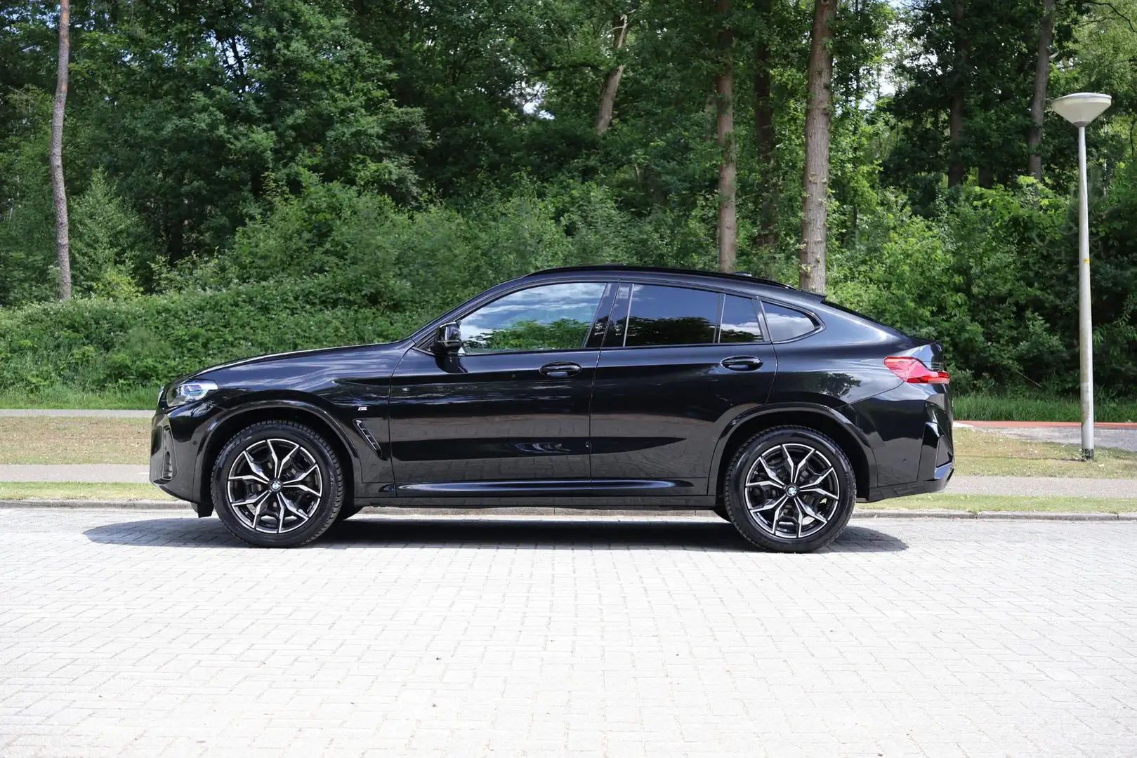 BMW X4 xDrive20i High Executive M-Sportpakket, Head Up, P Noir - 2