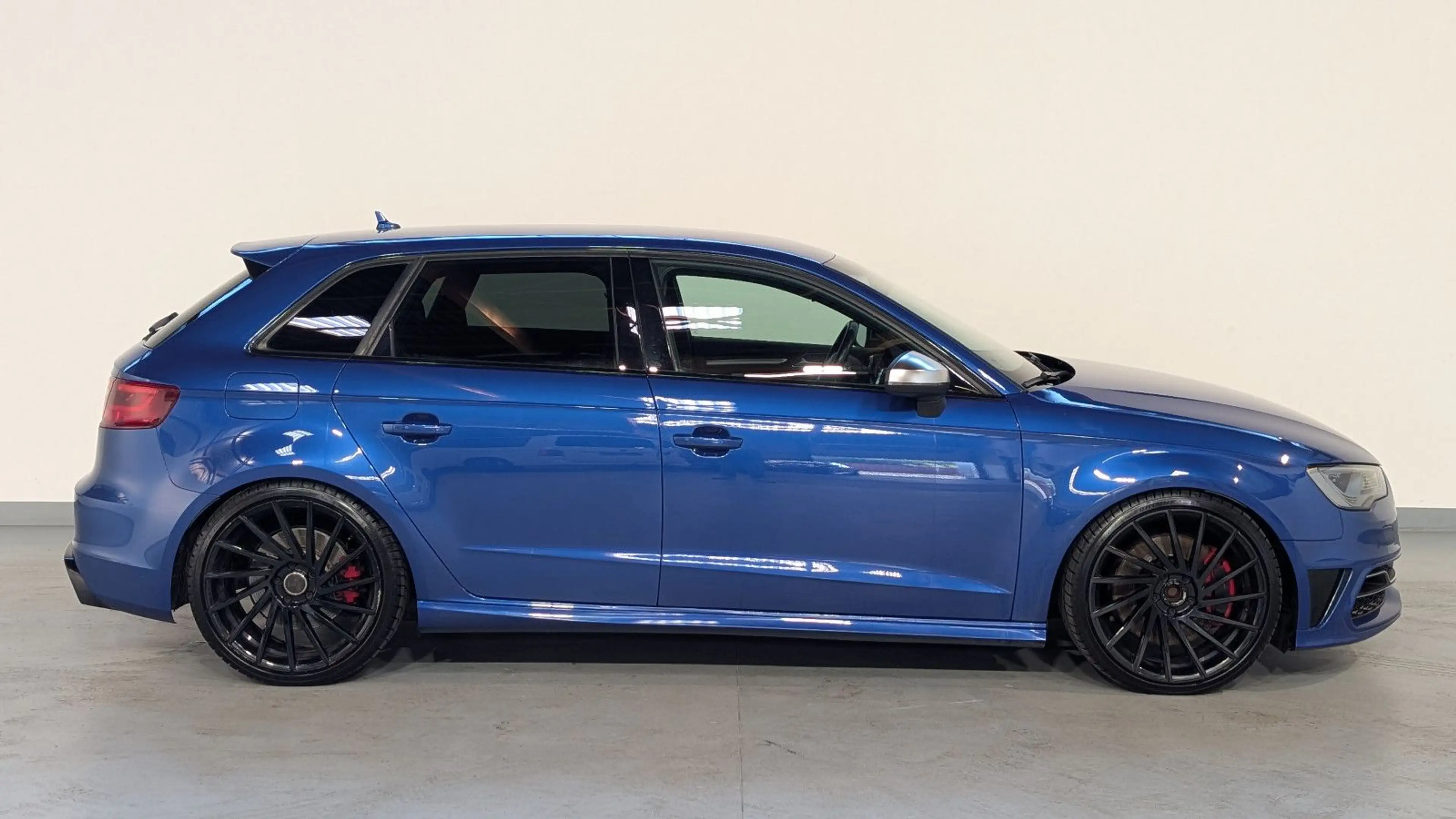 Audi S3 Sportback 2.0 TFSI qu. B&O+KEY+SIDE+LED+19" — photo 7
