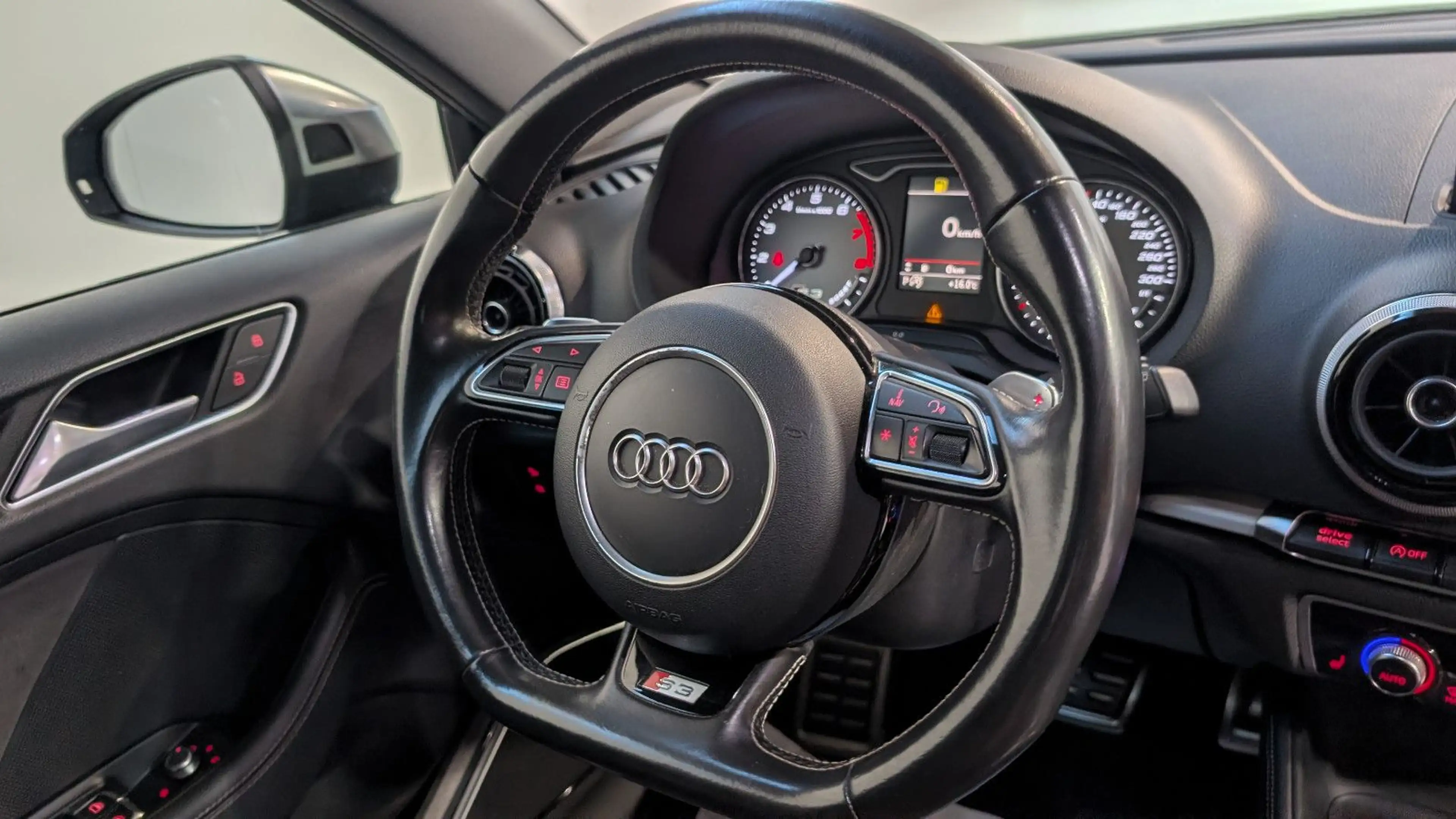 Audi S3 Sportback 2.0 TFSI qu. B&O+KEY+SIDE+LED+19" — photo 12