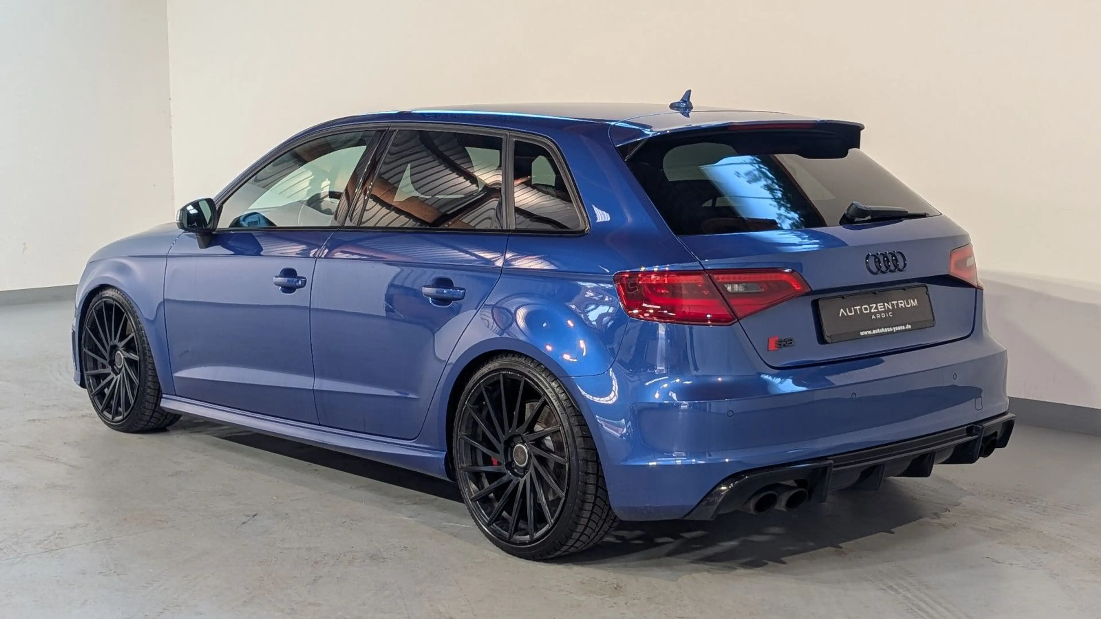 Audi S3 Sportback 2.0 TFSI qu. B&O+KEY+SIDE+LED+19" — photo 6