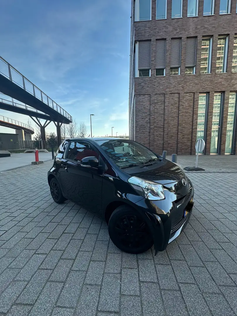Toyota iQ 1.0 + - 2