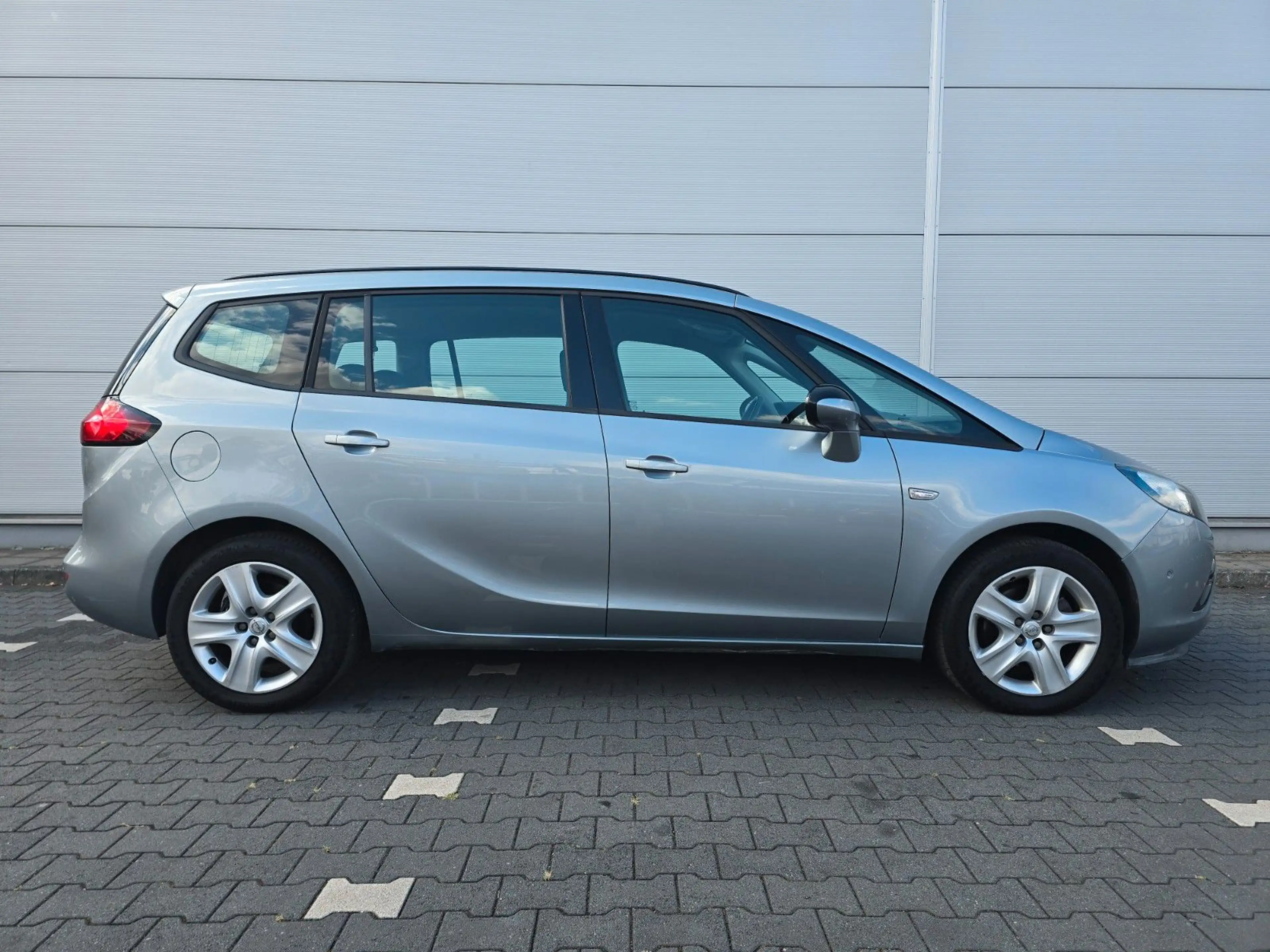 Opel Zafira Tourer Turbo +Edition +Automatik +Navi — photo 11