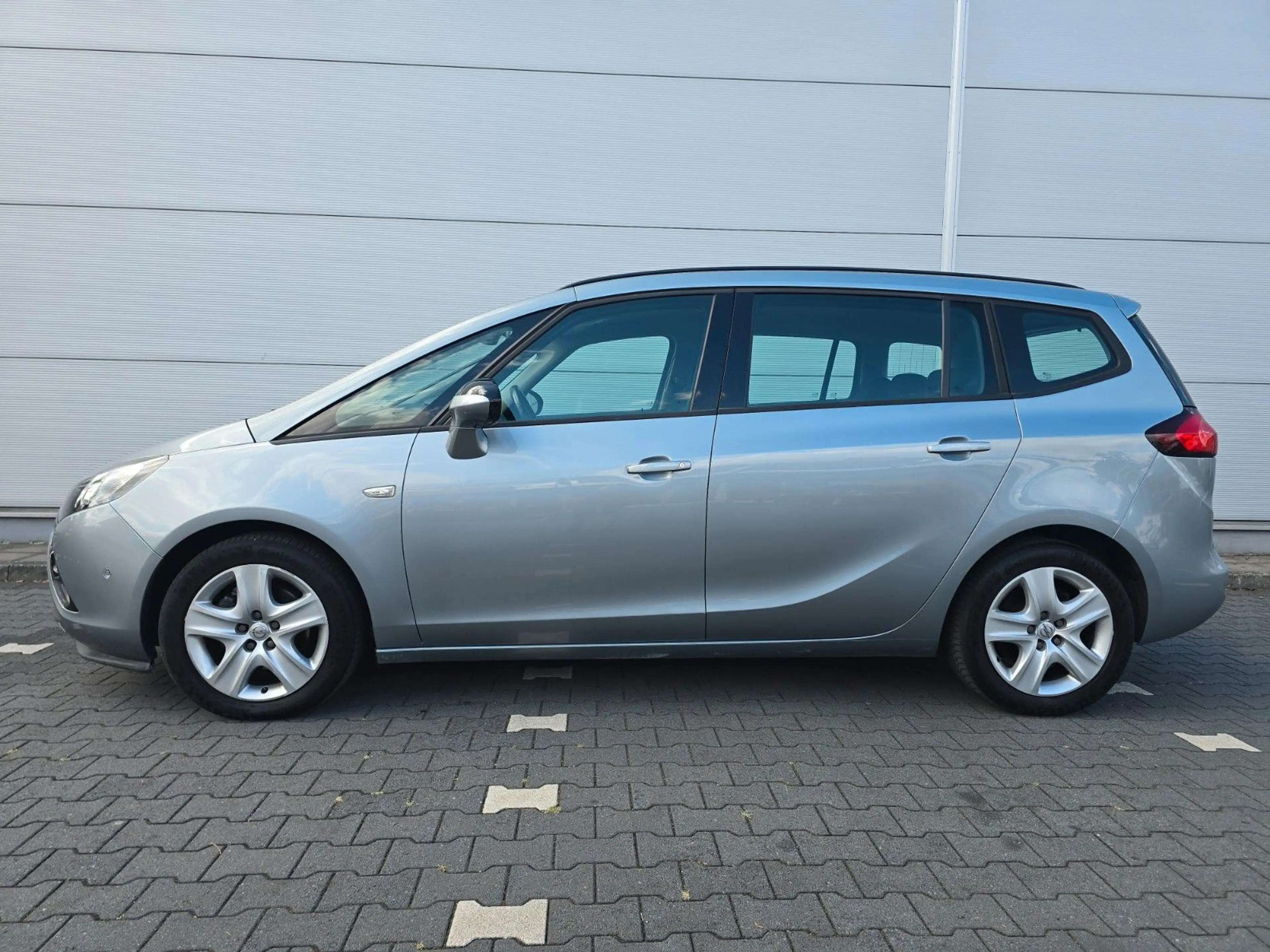 Opel Zafira Tourer Turbo +Edition +Automatik +Navi — photo 5
