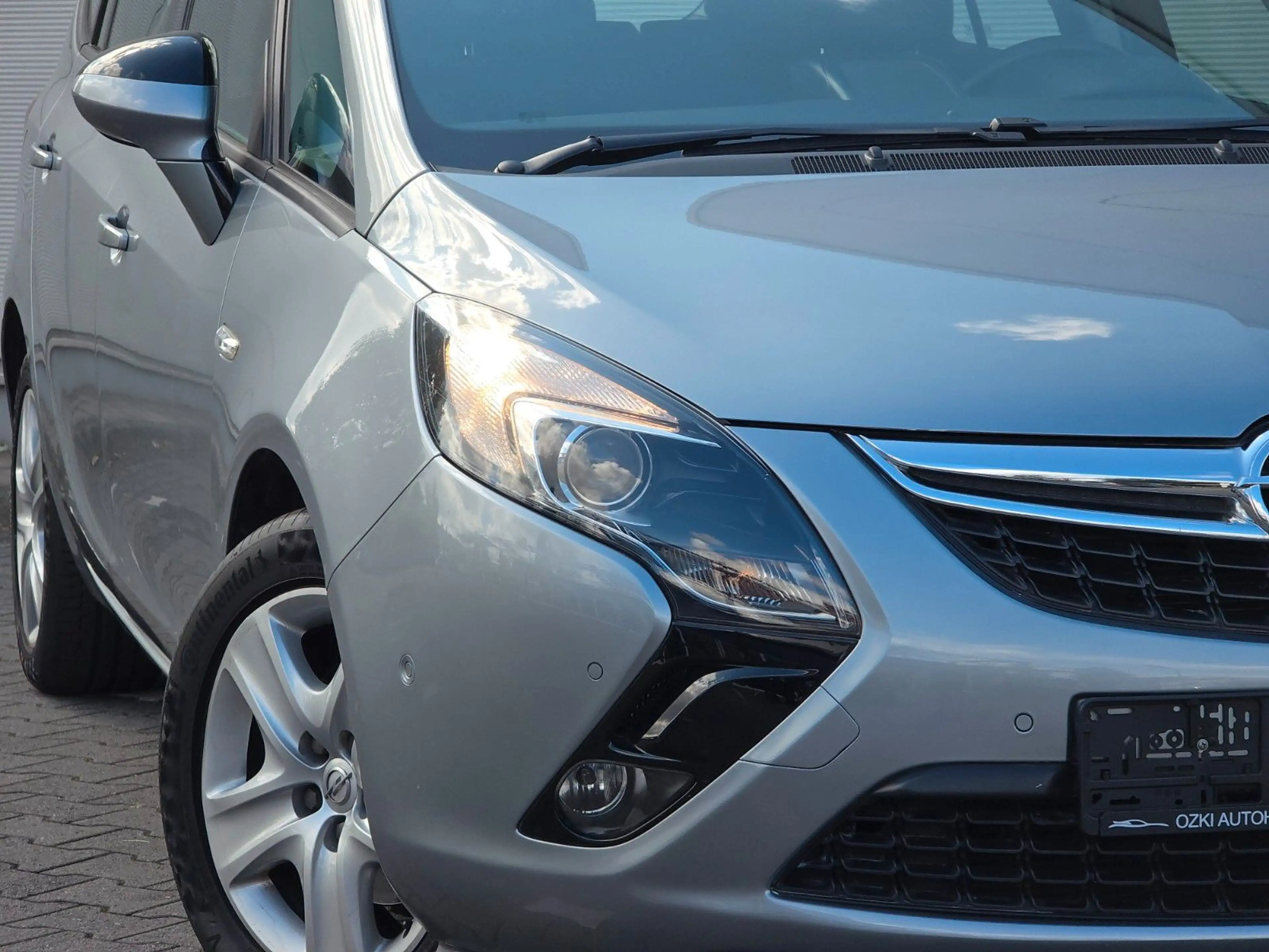 Opel Zafira Tourer Turbo +Edition +Automatik +Navi — photo 2