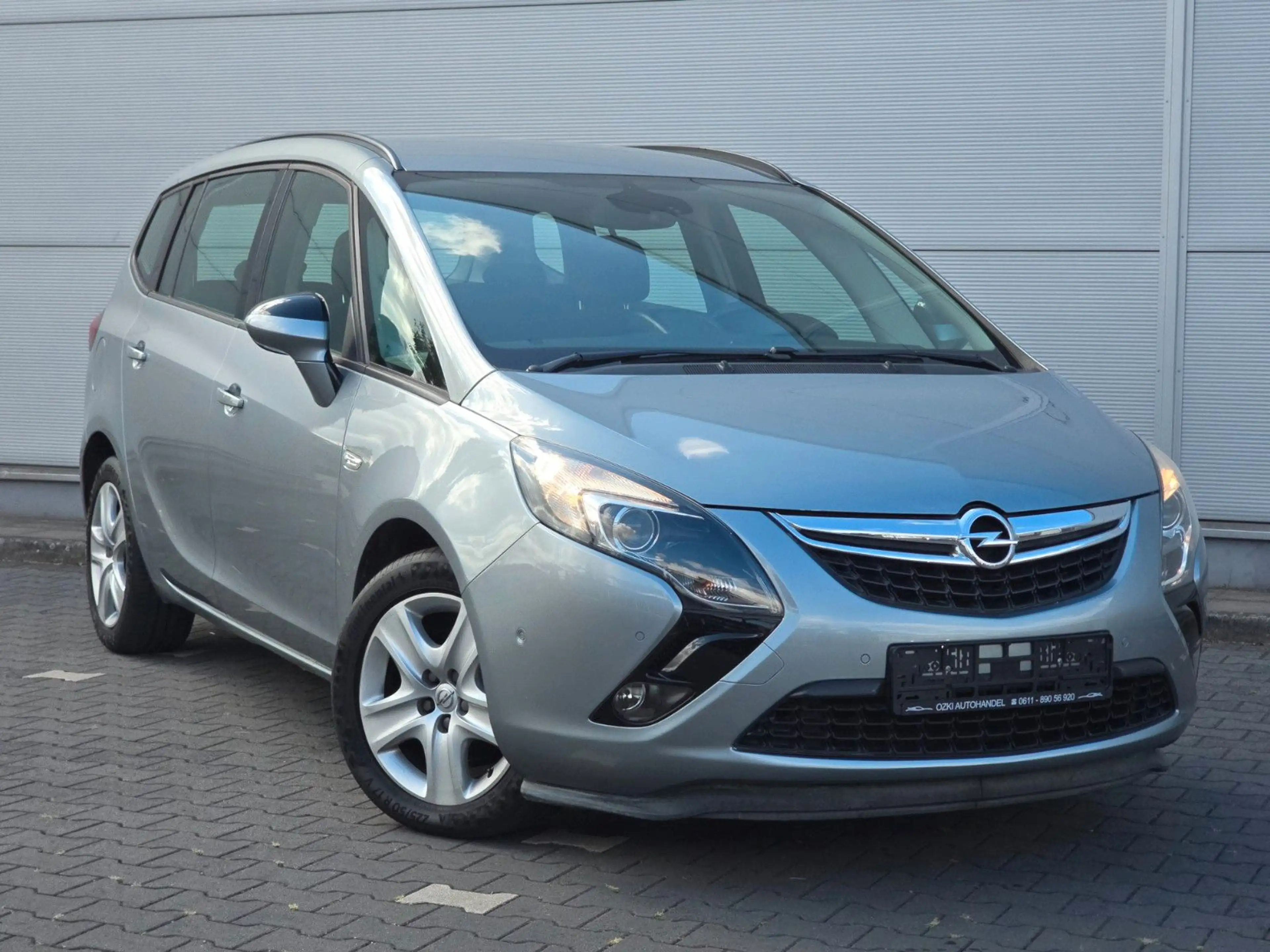 Opel Zafira Tourer Turbo +Edition +Automatik +Navi
