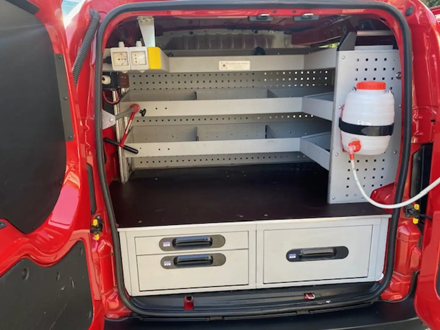 Fiat Fiorino 1.3 MTJ 95 CV ALLESTIMENTO SPECIALE Rojo - 1