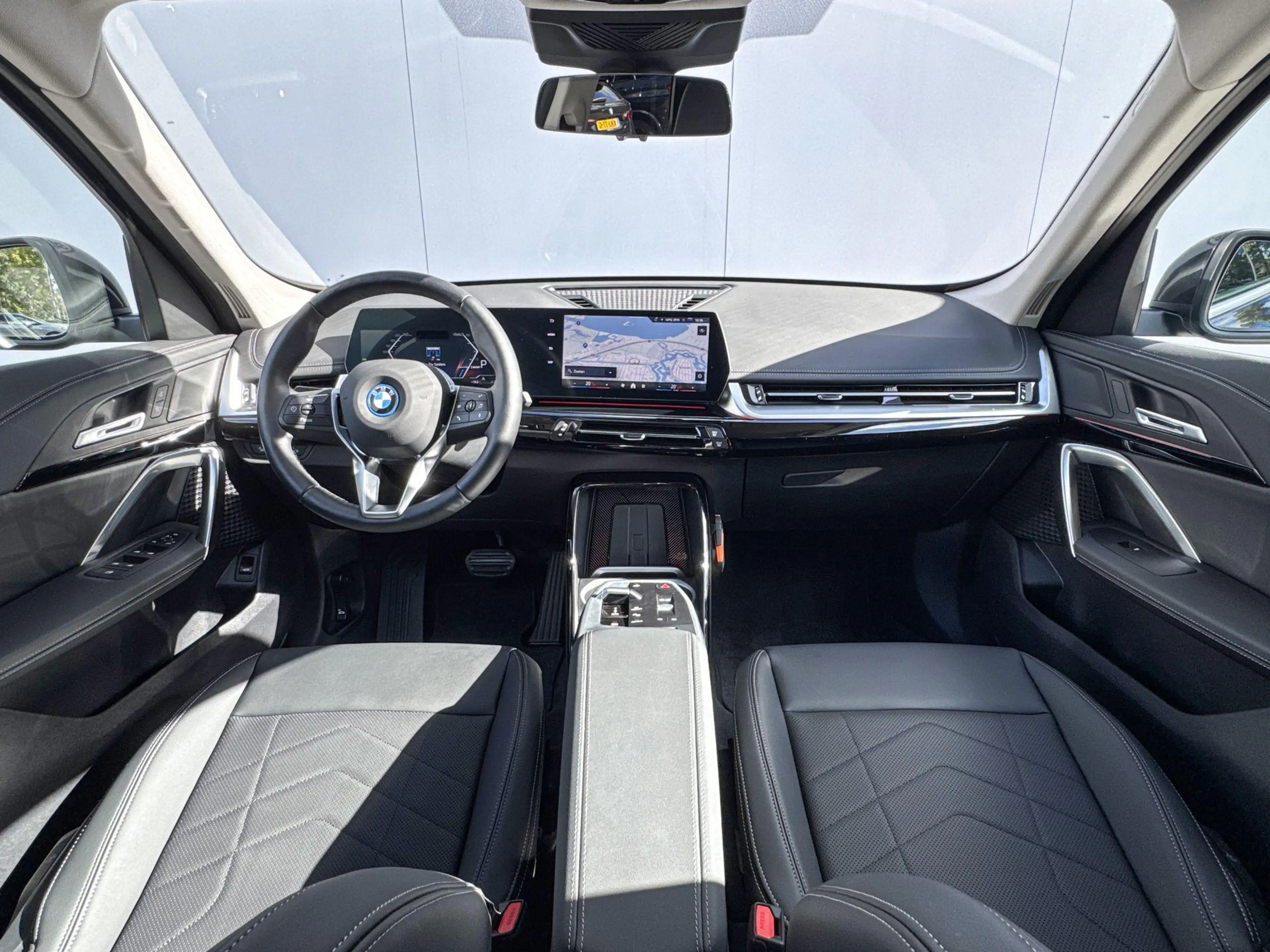 BMW iX1 eDrive20 Pure Edition 67 kWh — photo 13