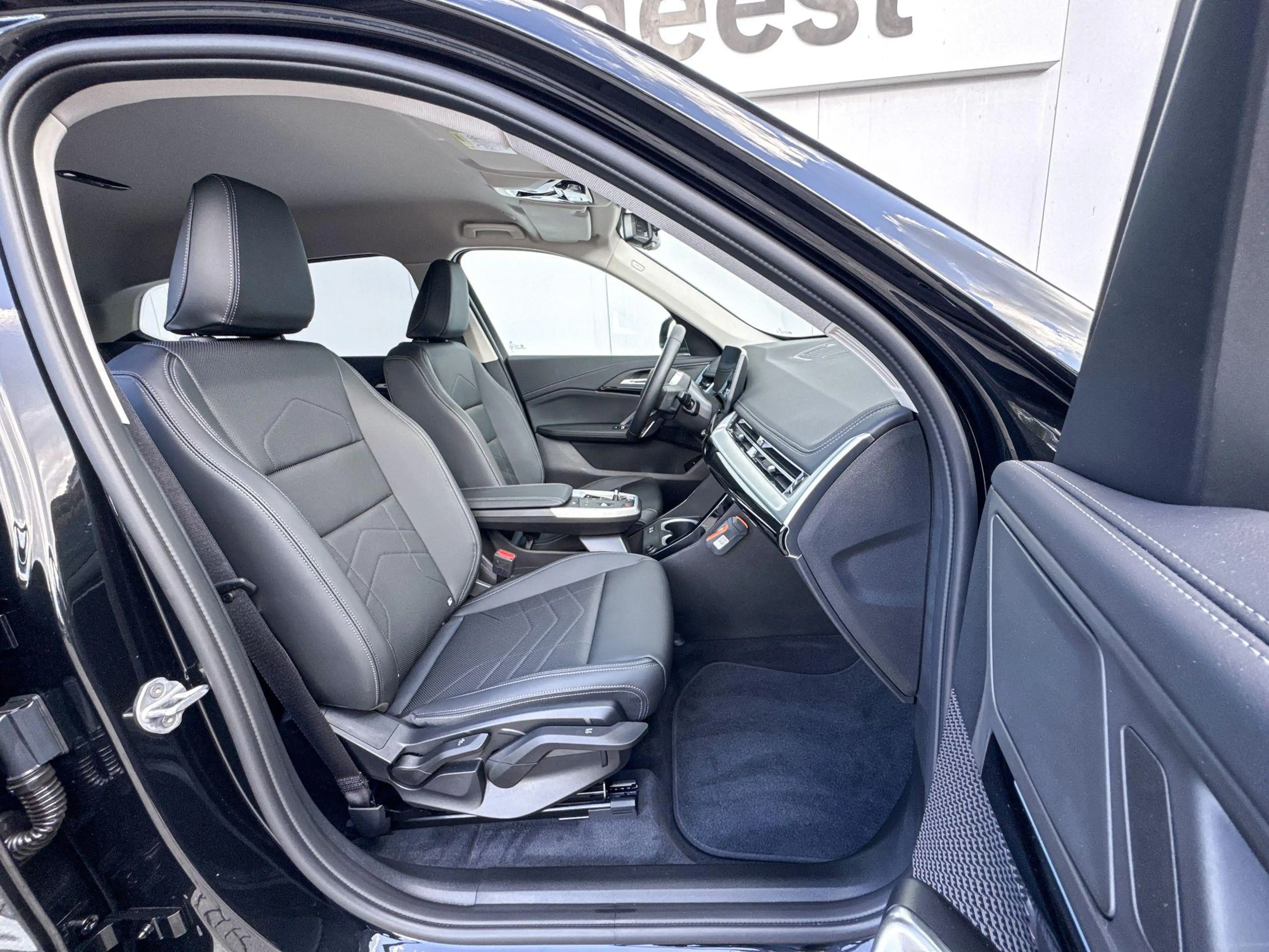 BMW iX1 eDrive20 Pure Edition 67 kWh — photo 6