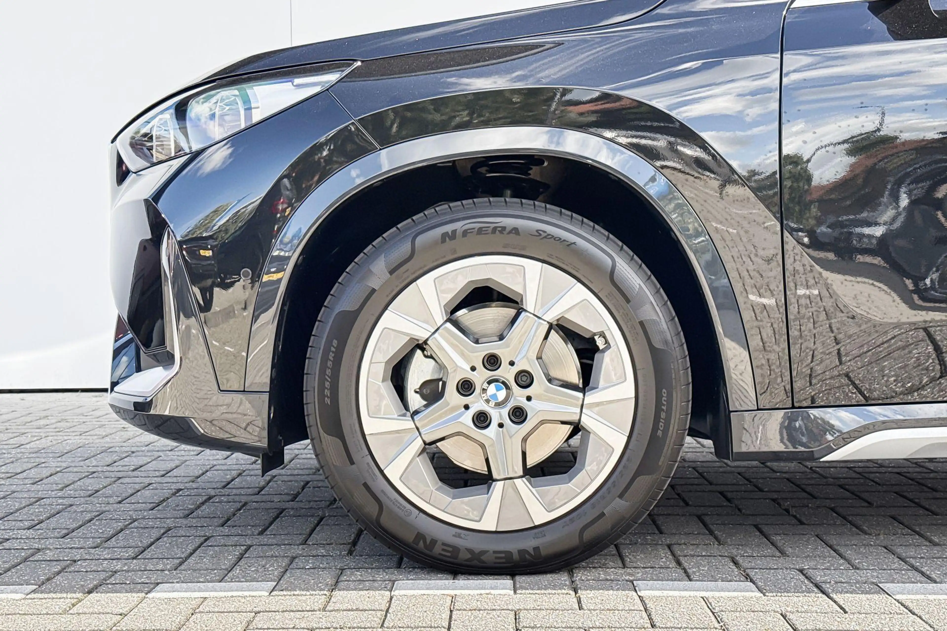 BMW iX1 eDrive20 Pure Edition 67 kWh — photo 3