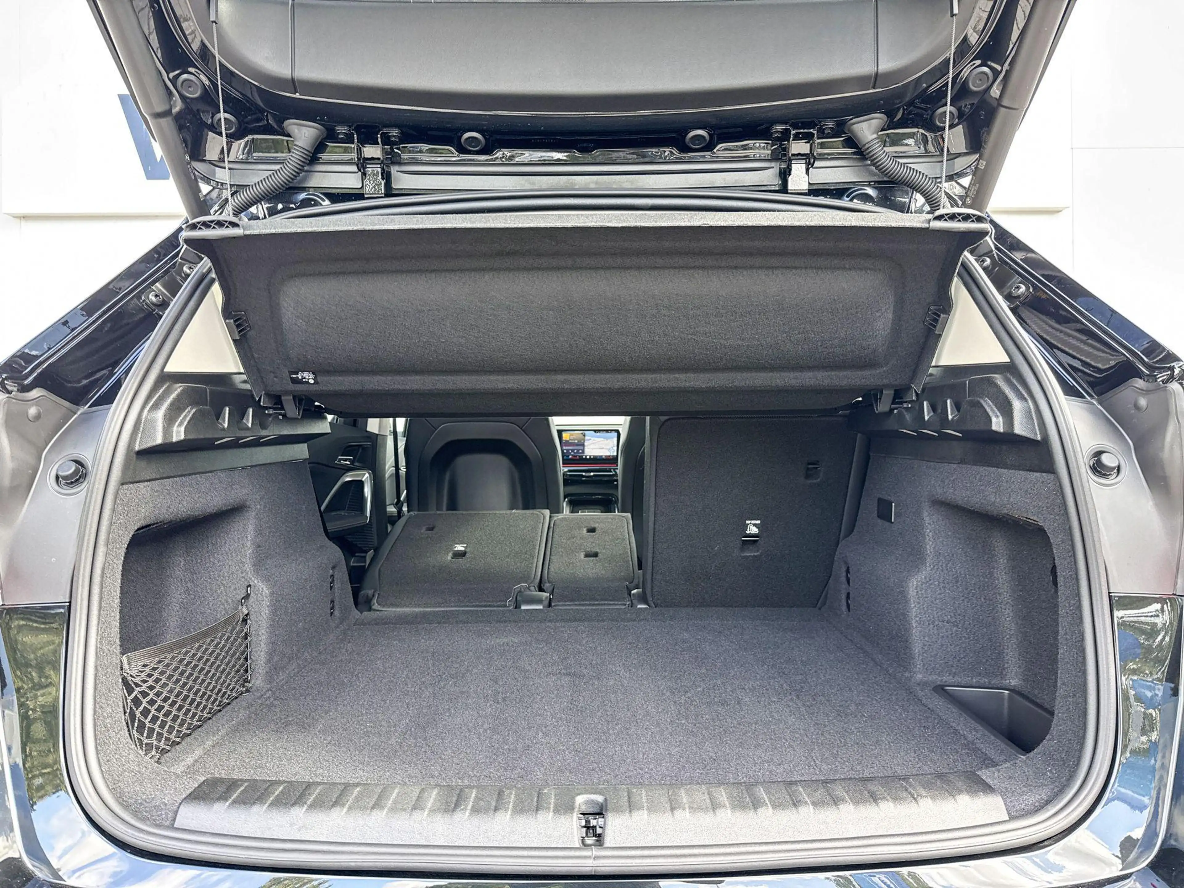 BMW iX1 eDrive20 Pure Edition 67 kWh — photo 10