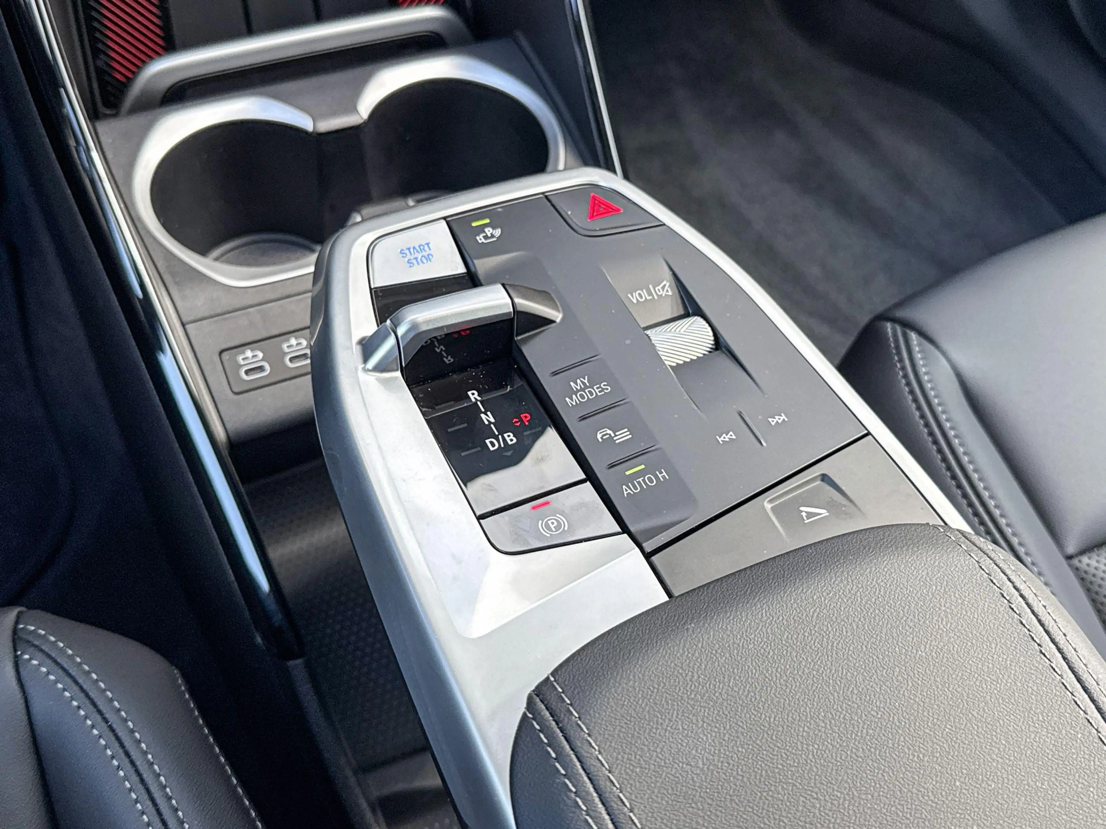 BMW iX1 eDrive20 Pure Edition 67 kWh — photo 18
