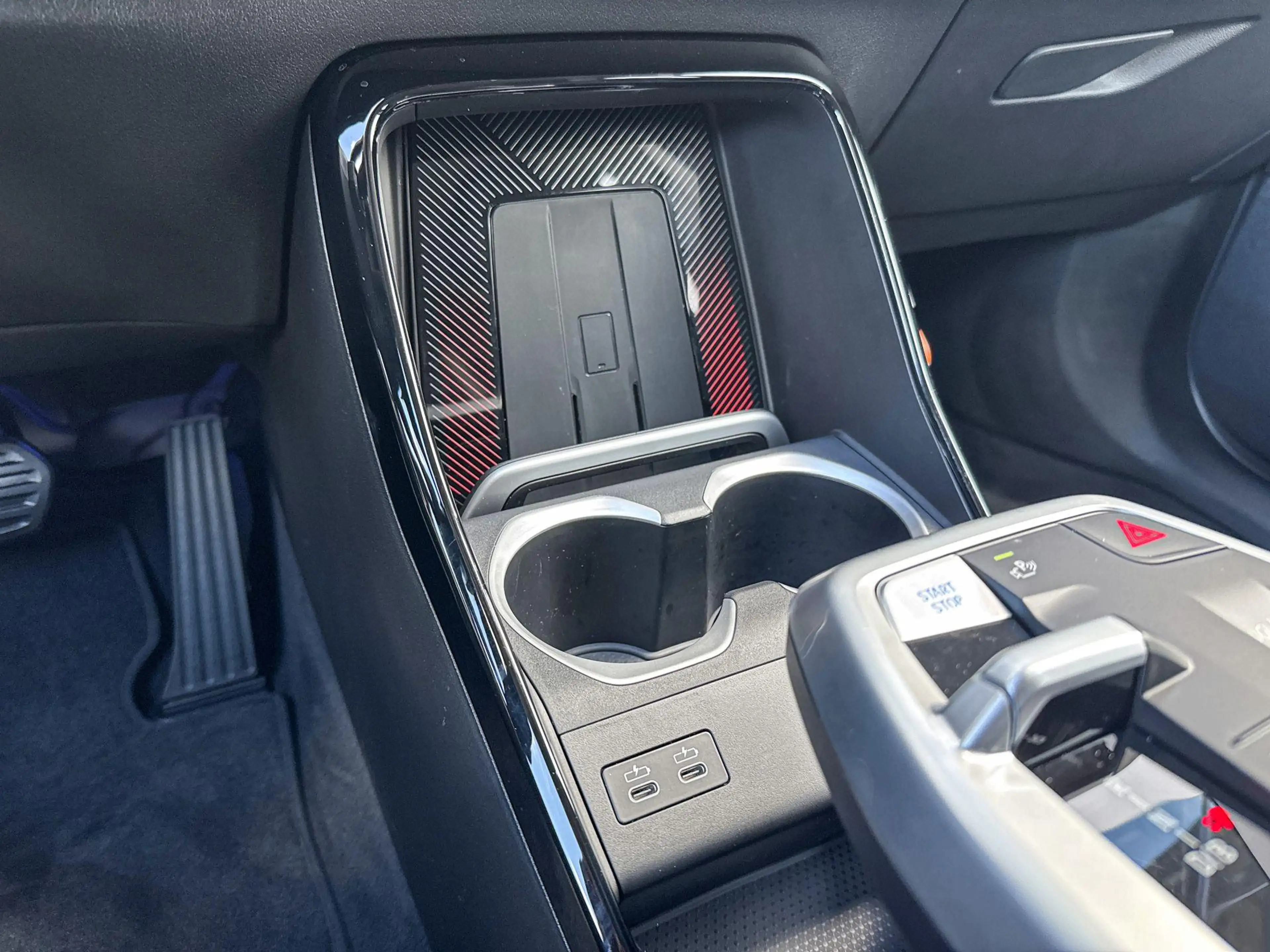 BMW iX1 eDrive20 Pure Edition 67 kWh — photo 19