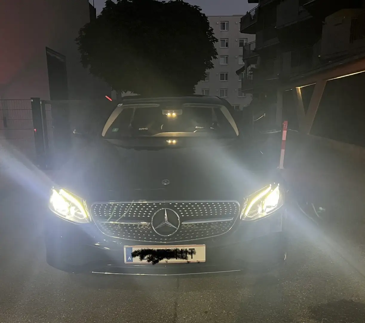 Mercedes-Benz E 220 d Aut. - 1