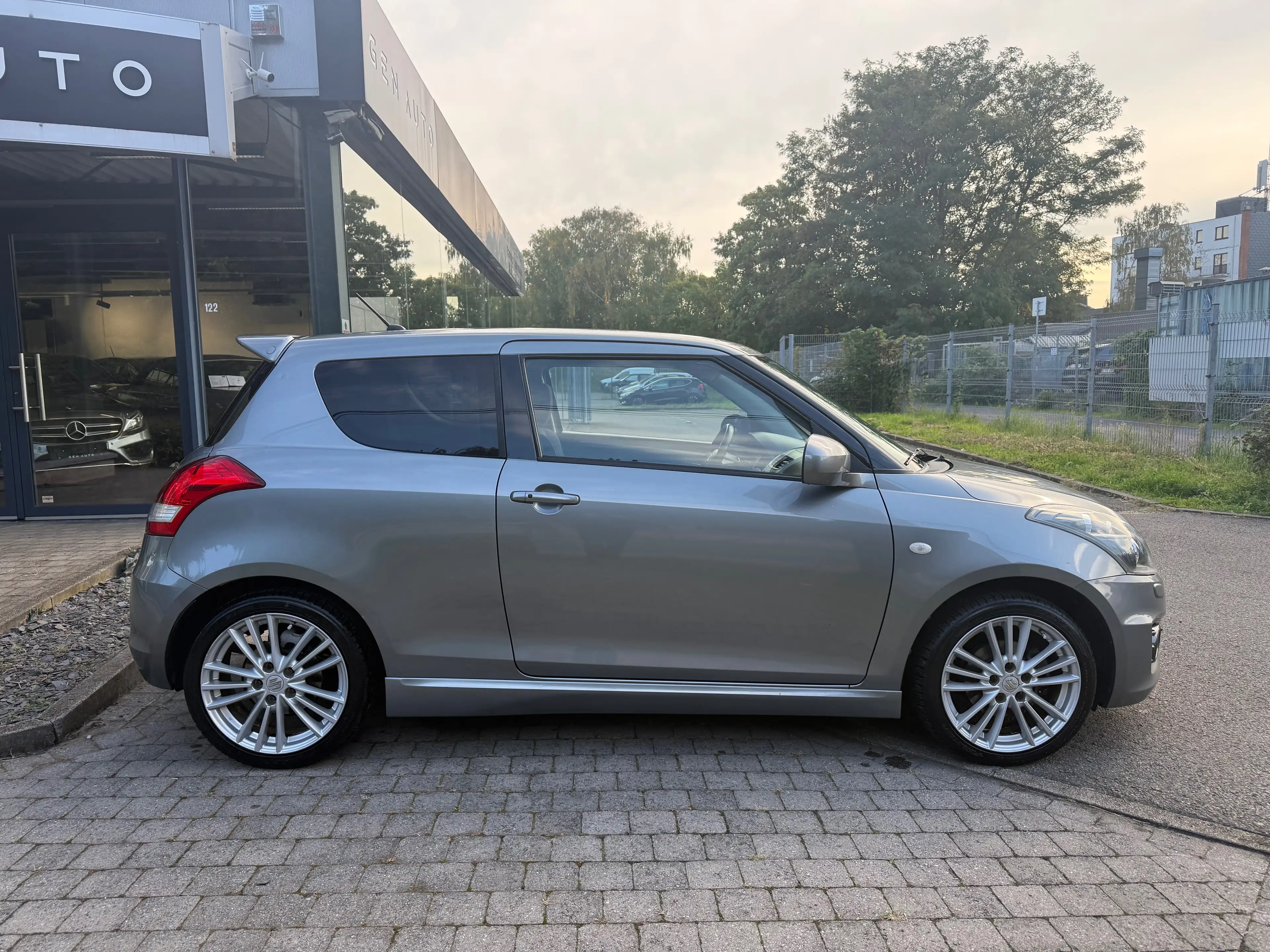 Suzuki Swift Sport 1.6i Xenon Airco Cruise Control Bluetooth * 12 MOIS GARANTIE * — photo 4